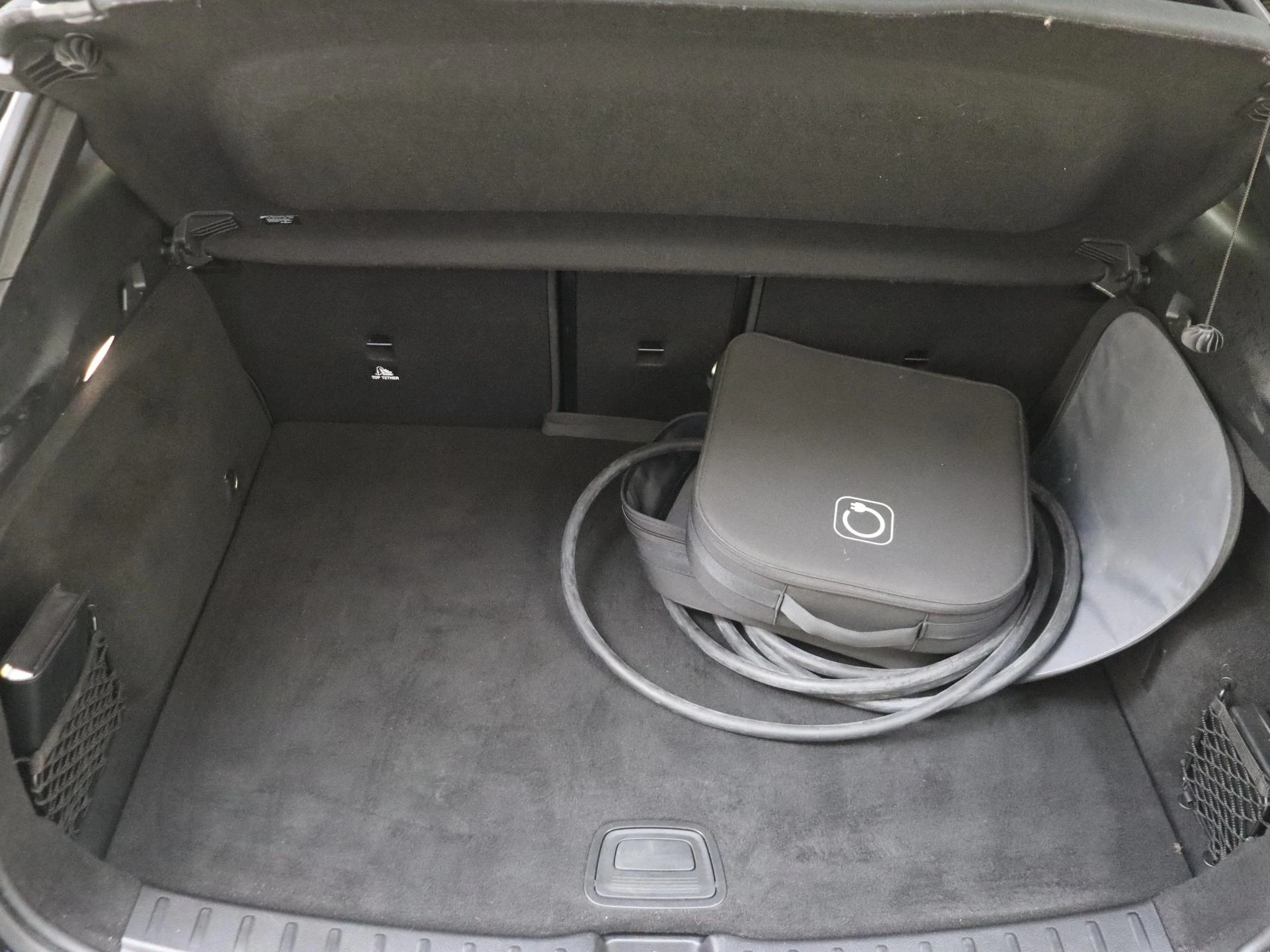 Mercedes-Benz-EQA-image-30