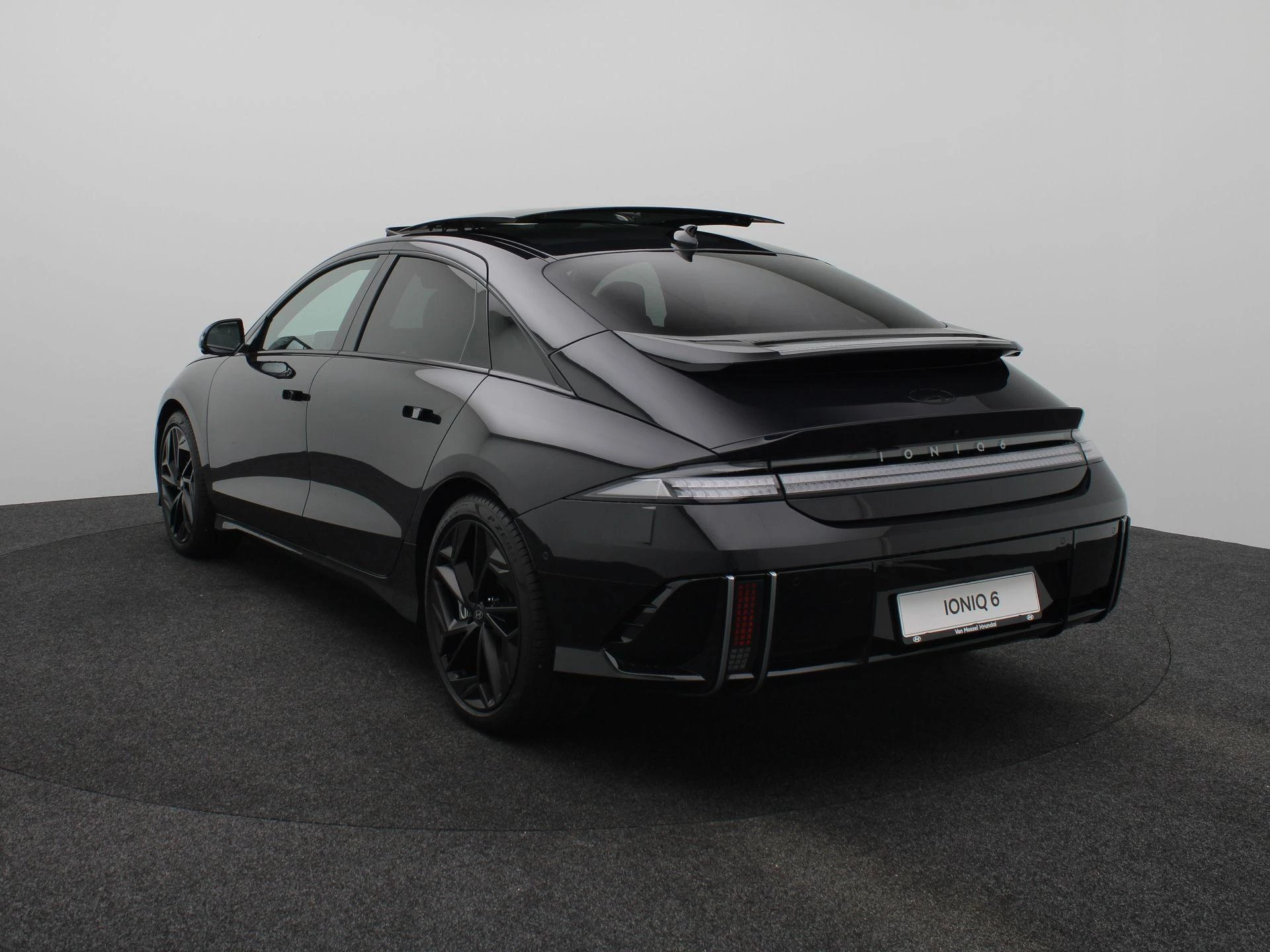 Hyundai-IONIQ 6-image-1