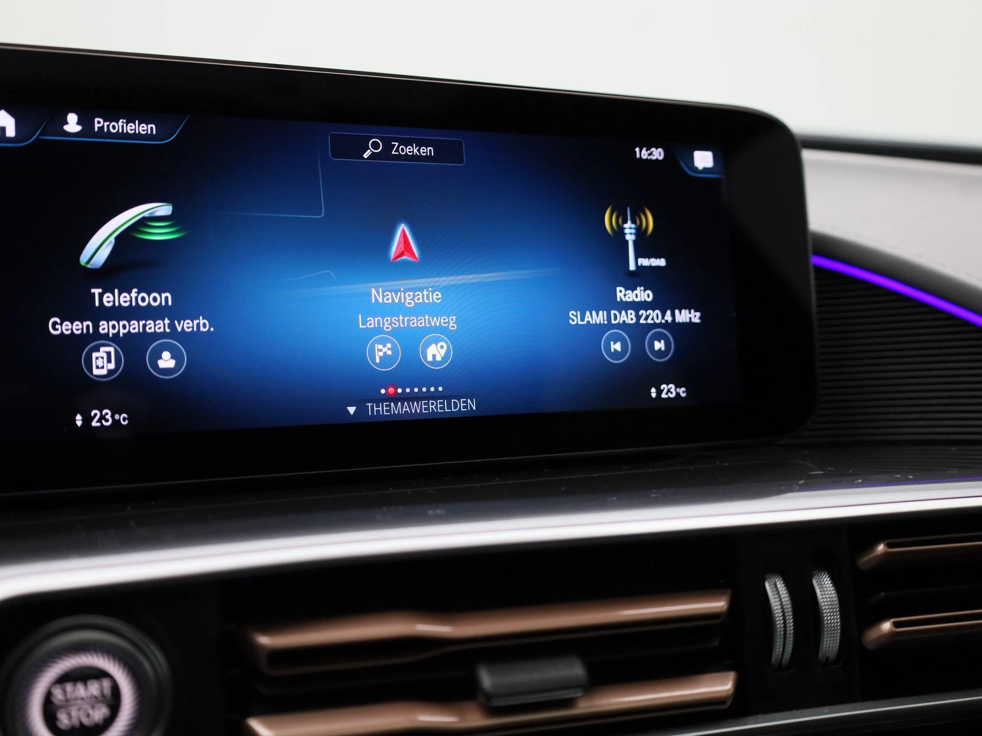 Mercedes-Benz-EQC-image-21