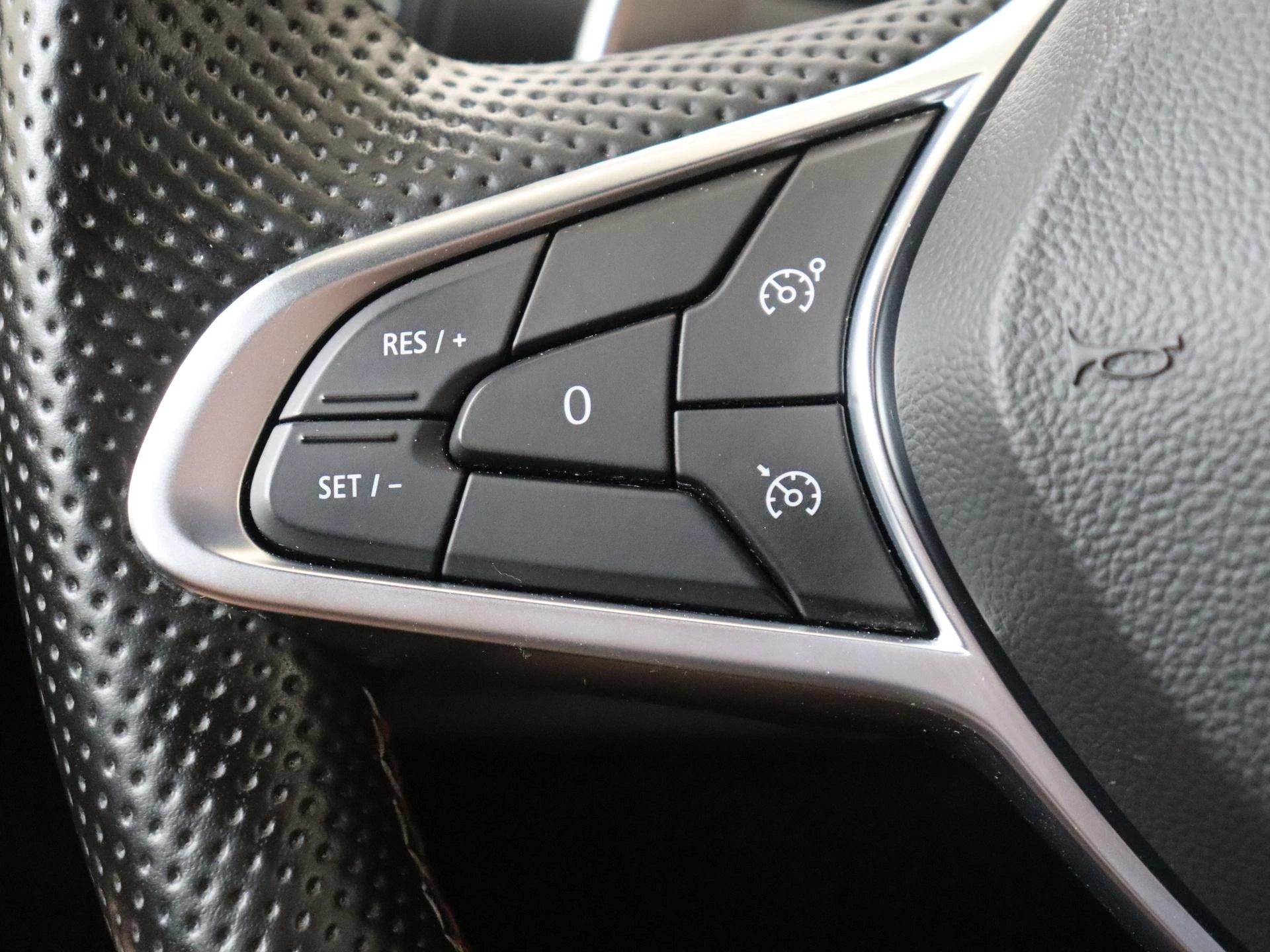 Renault-Captur-image-12