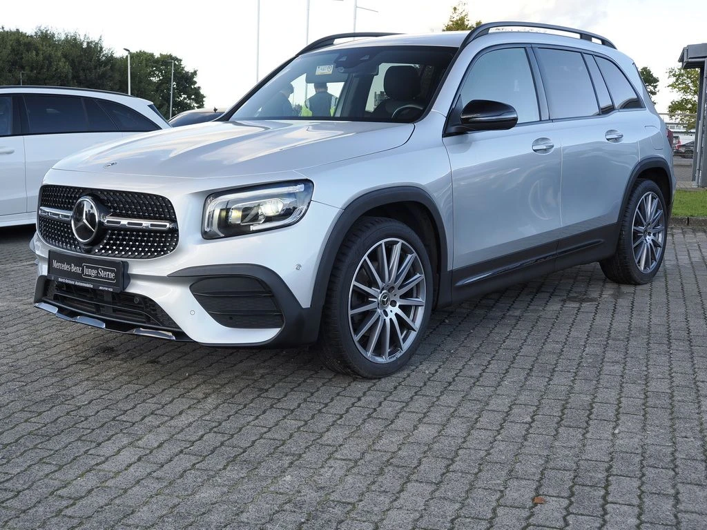 Mercedes-Benz-GLB 220 d-image-7