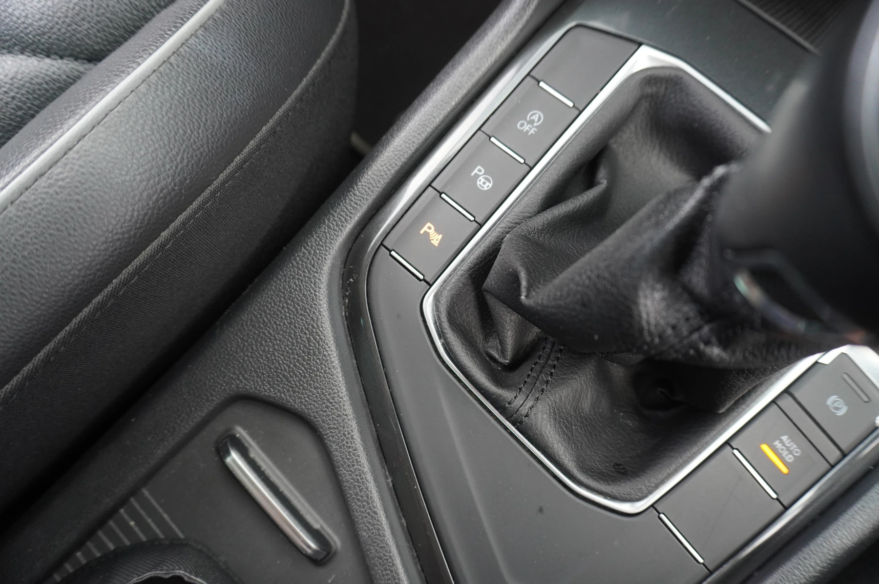 Volkswagen-Tiguan-image-25