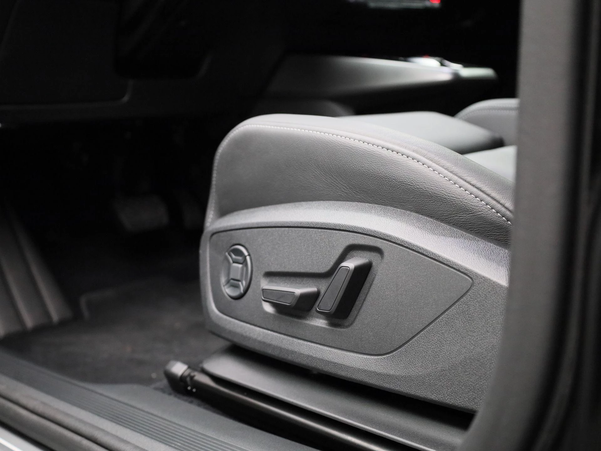 Audi-Q4 e-tron-image-39