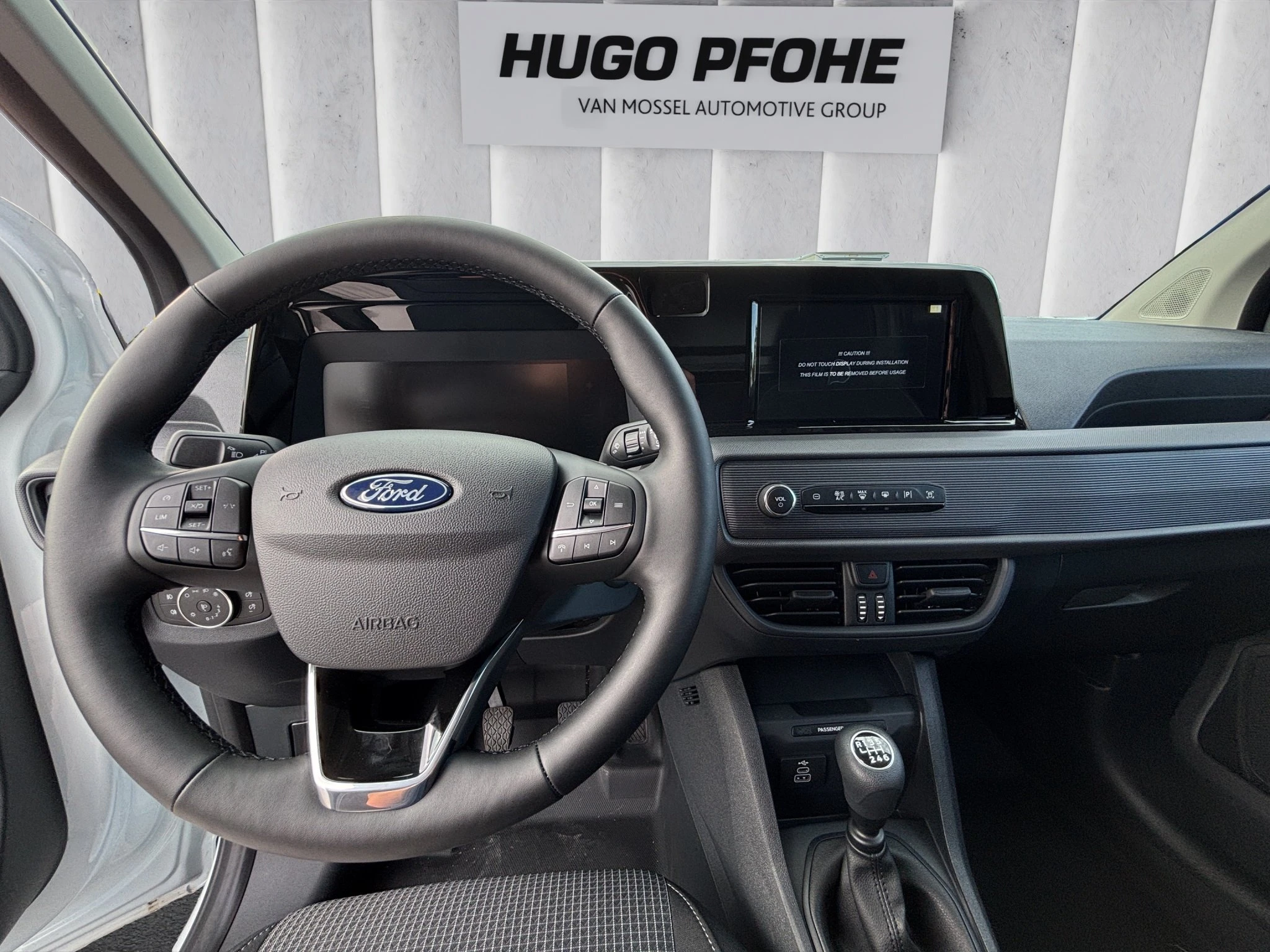 Ford-Transit Courier-image-11