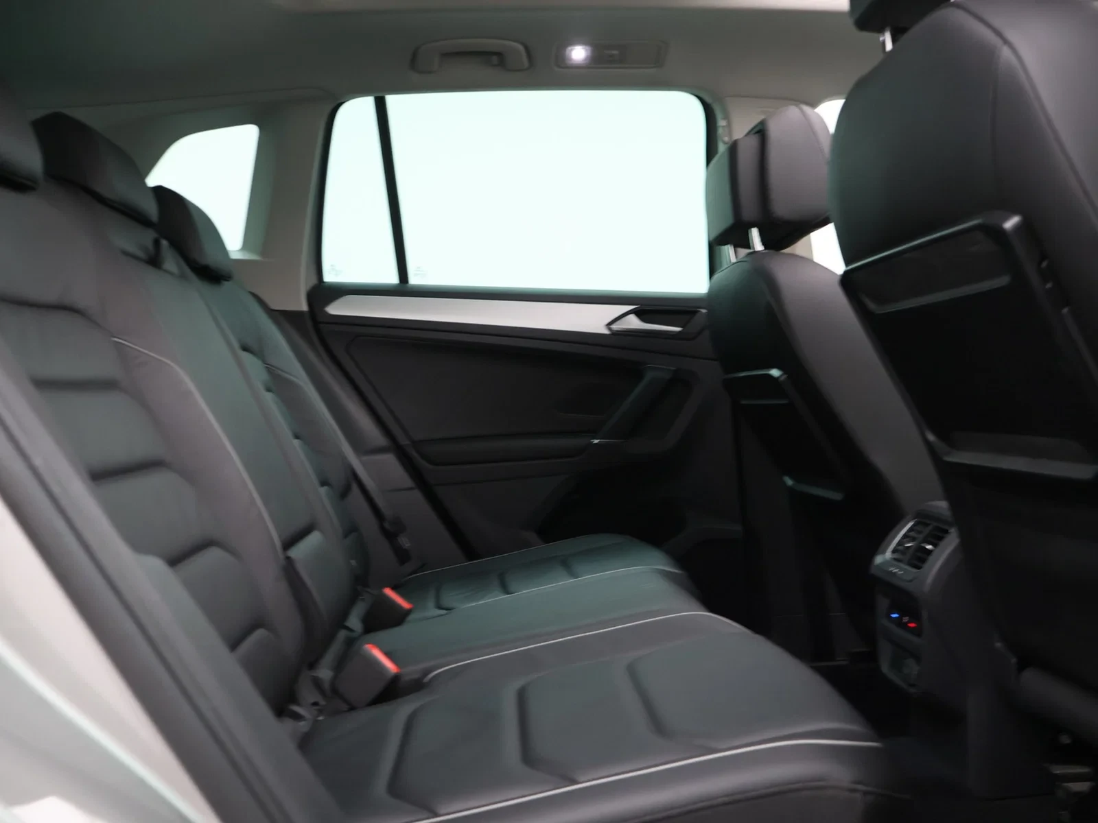 Volkswagen Tiguan Tiguan Comfortline 1.4TSI 150PK *TREKHAAK*LEDER*PANODAK*ACC*CAMERA*PDC*...*