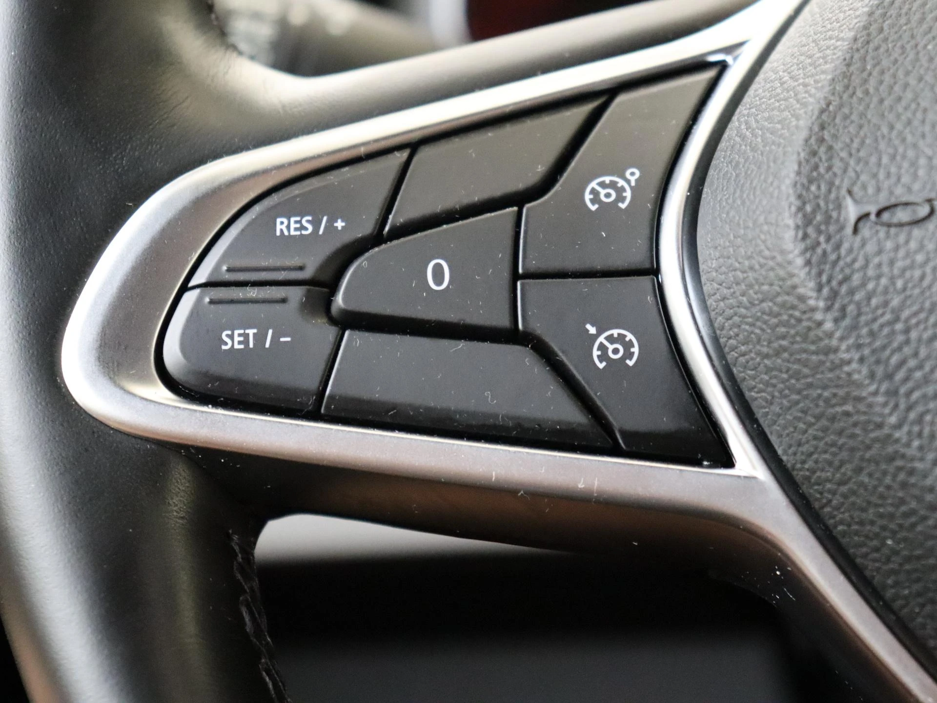 Renault-Clio-image-11