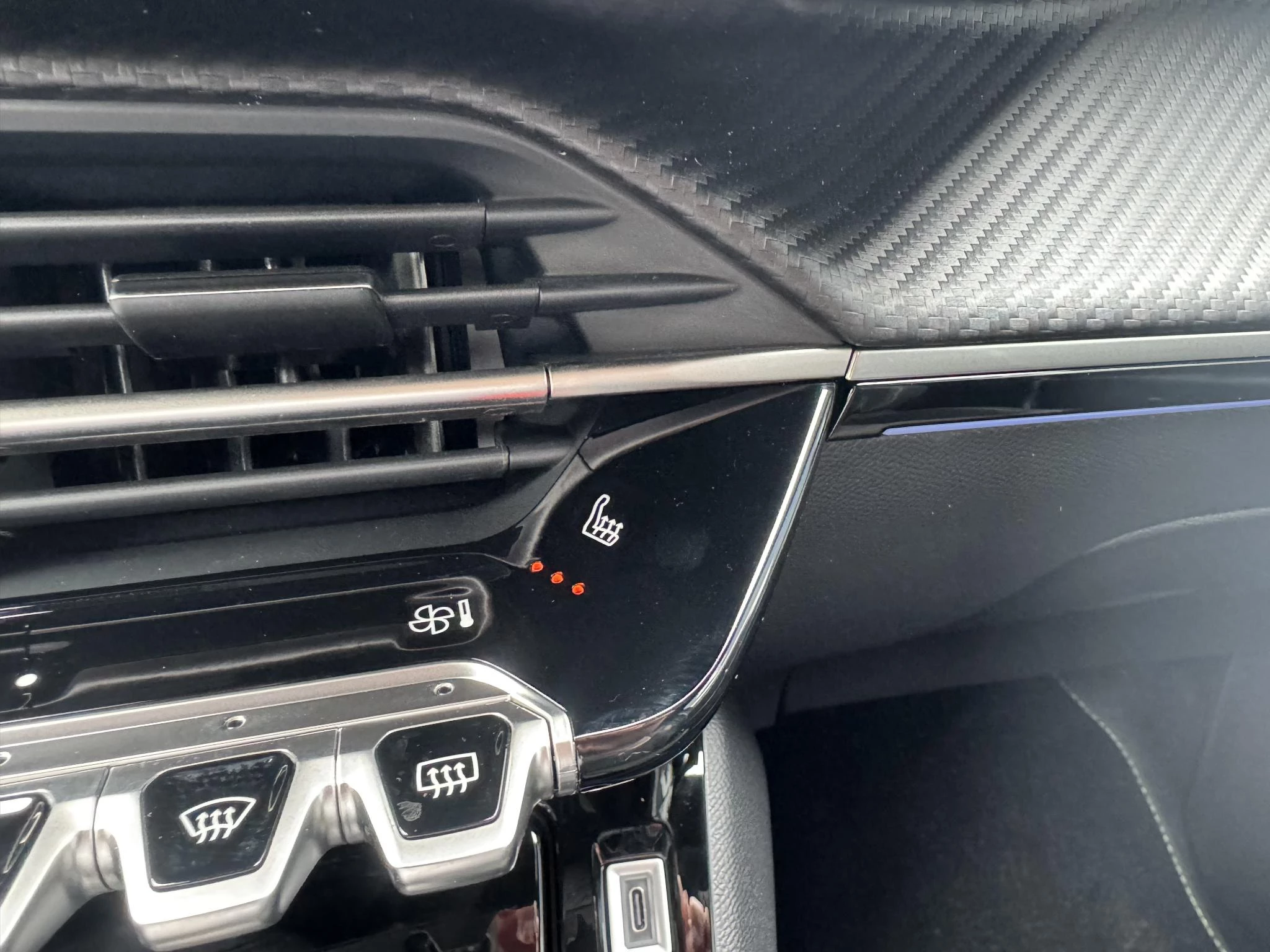 Peugeot 2008 Hybrid 145 GT