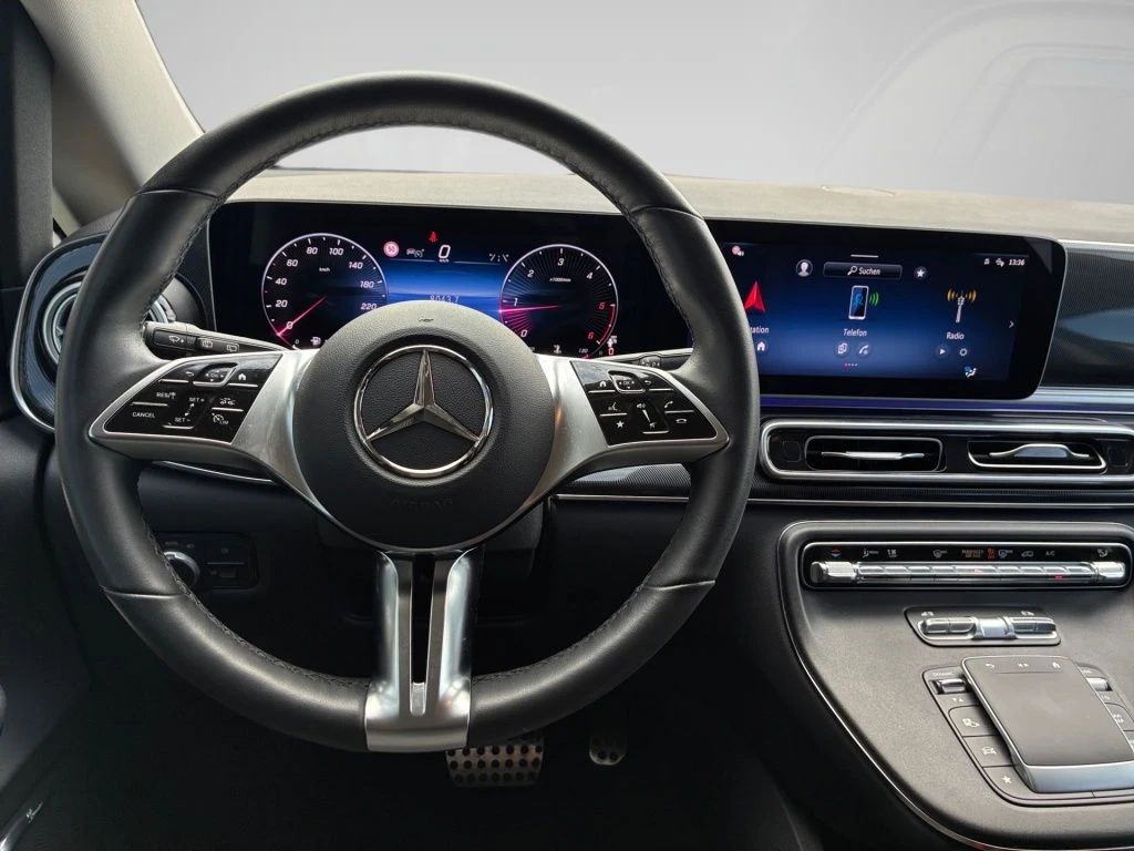 Mercedes-Benz-V-Klasse 250-image-10