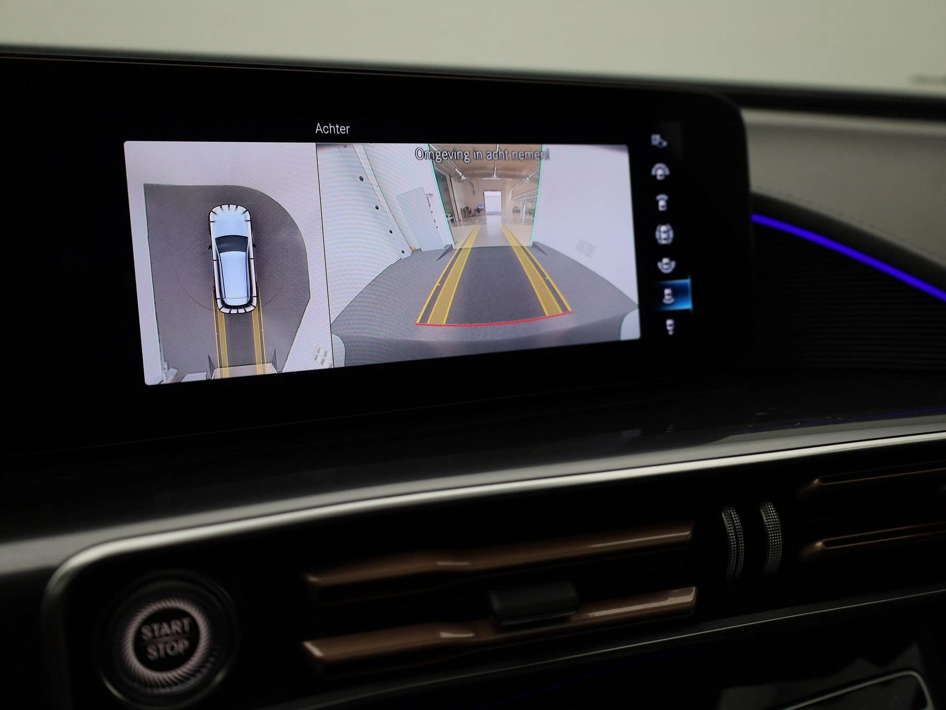 Mercedes-Benz-EQC-image-33