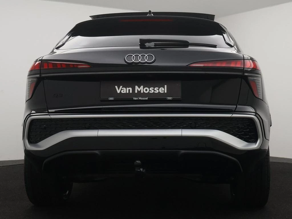 Audi Q3 Sportback e-hybrid Audi Q3 Sportback Corporate S e-hybrid AUTOMAAT 268PK *DEMO*
