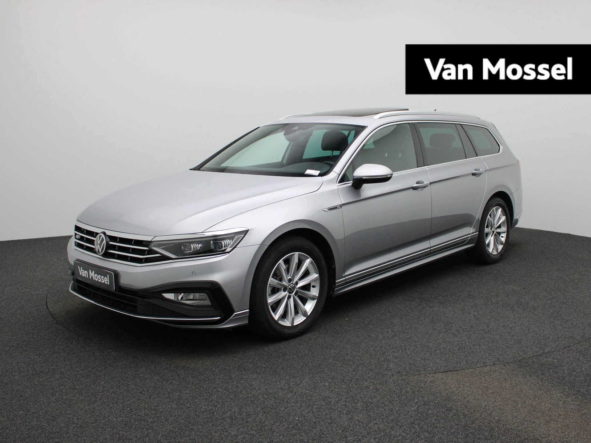 Volkswagen-Passat-image-0