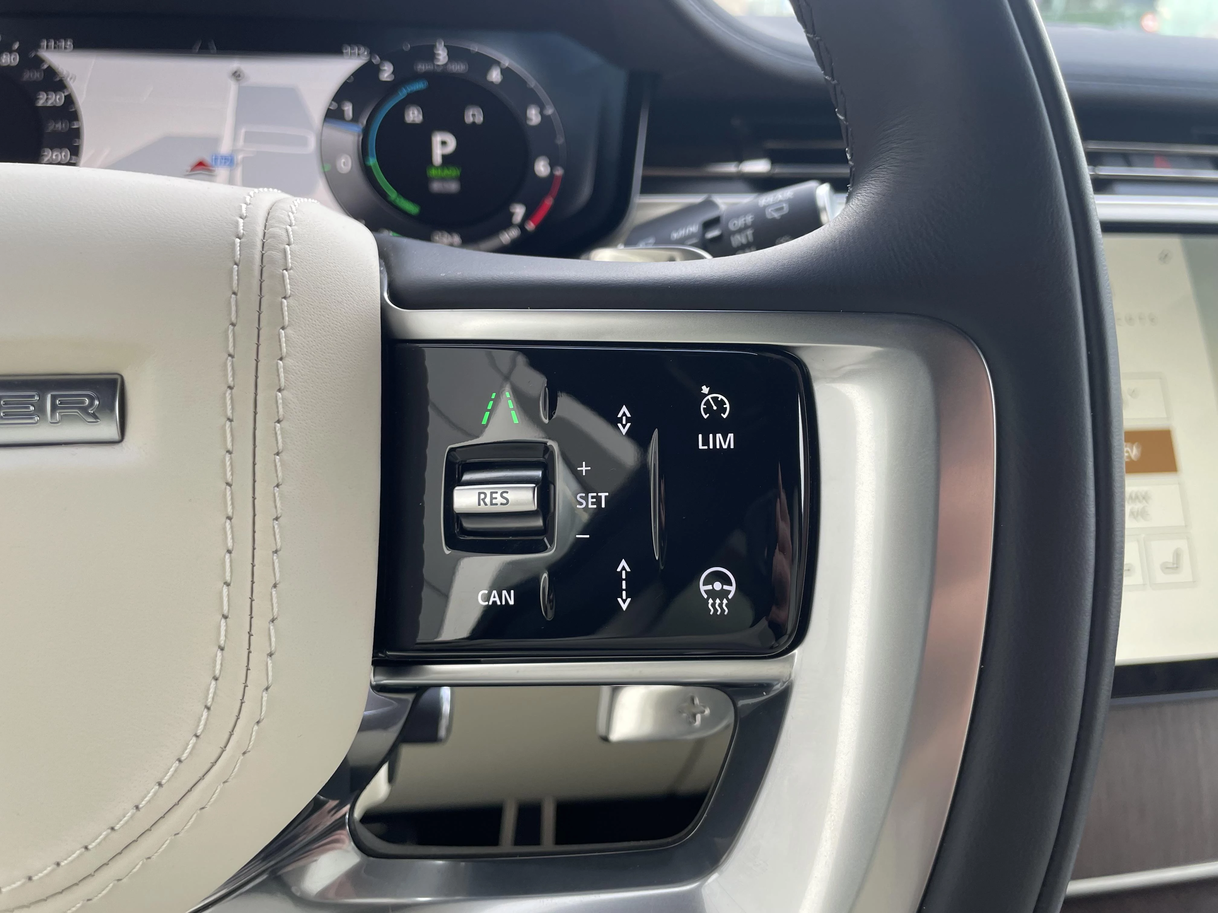 Land Rover Range Rover SWB P460e SE