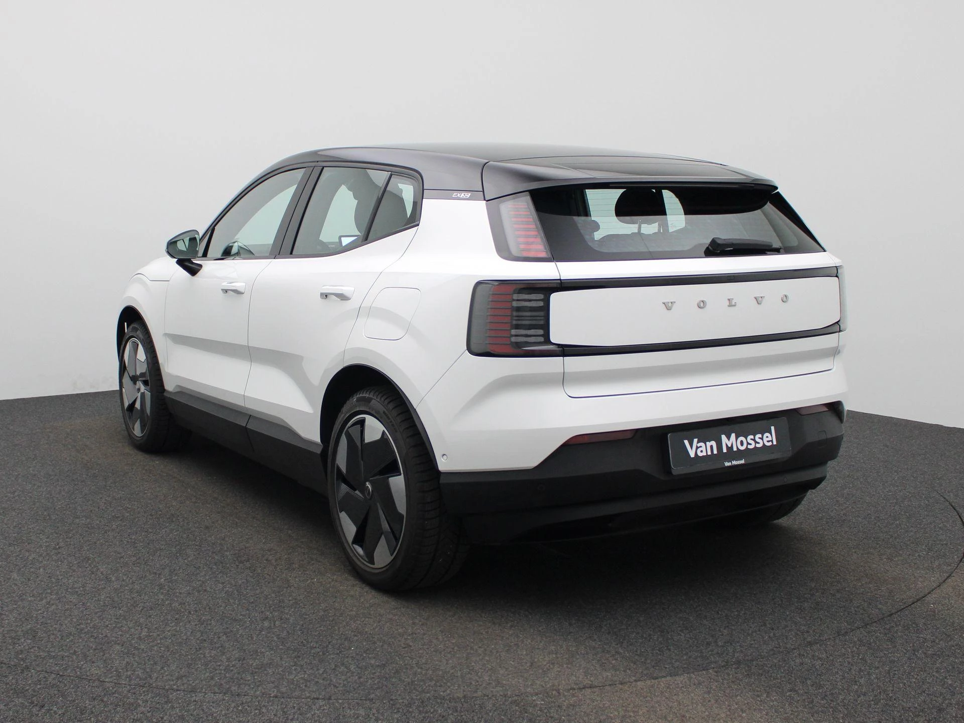Volvo EX30 Single Motor Extended Range Ultra