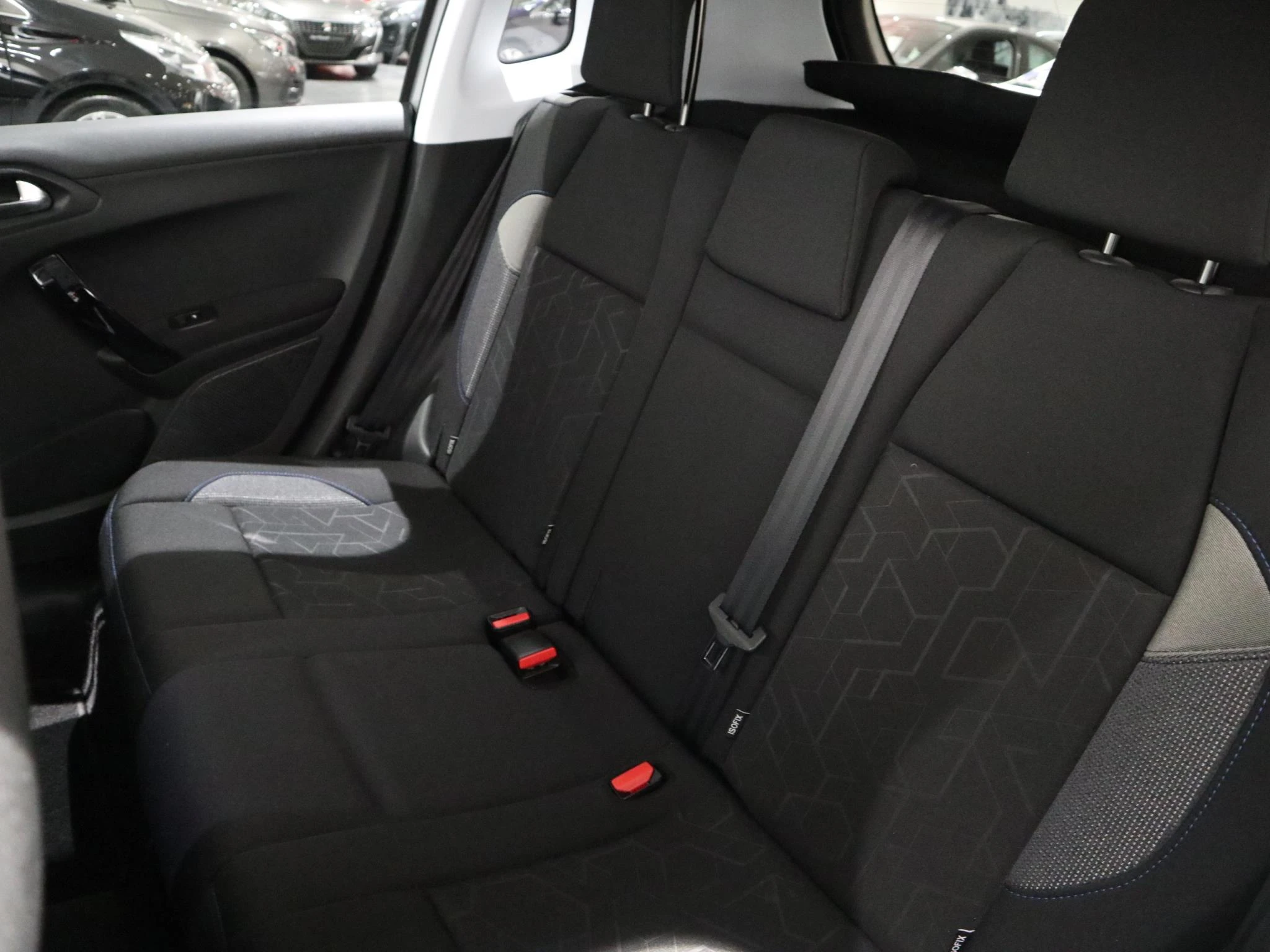 Peugeot-2008-image-9
