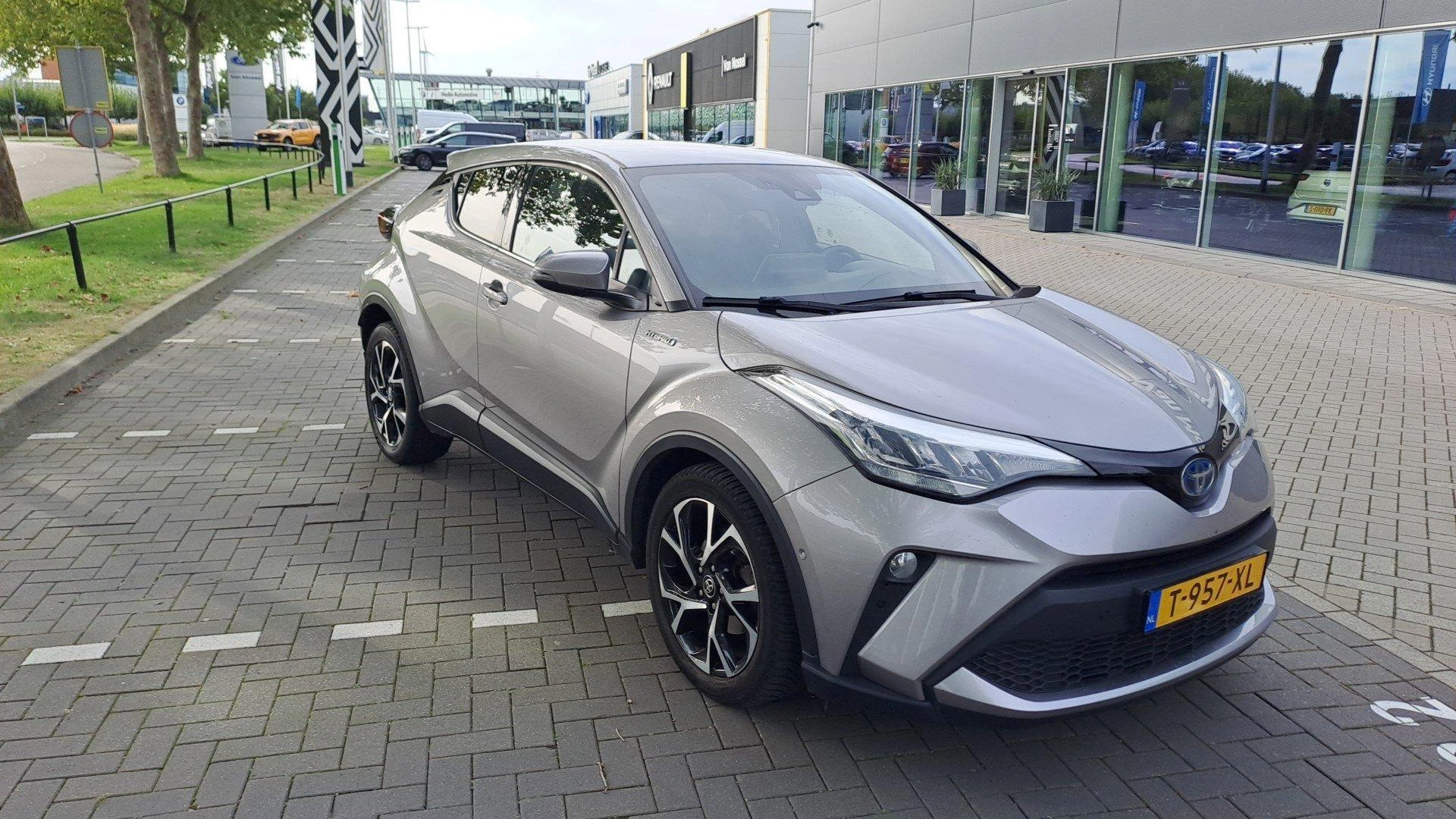 Toyota-C-HR-image-5