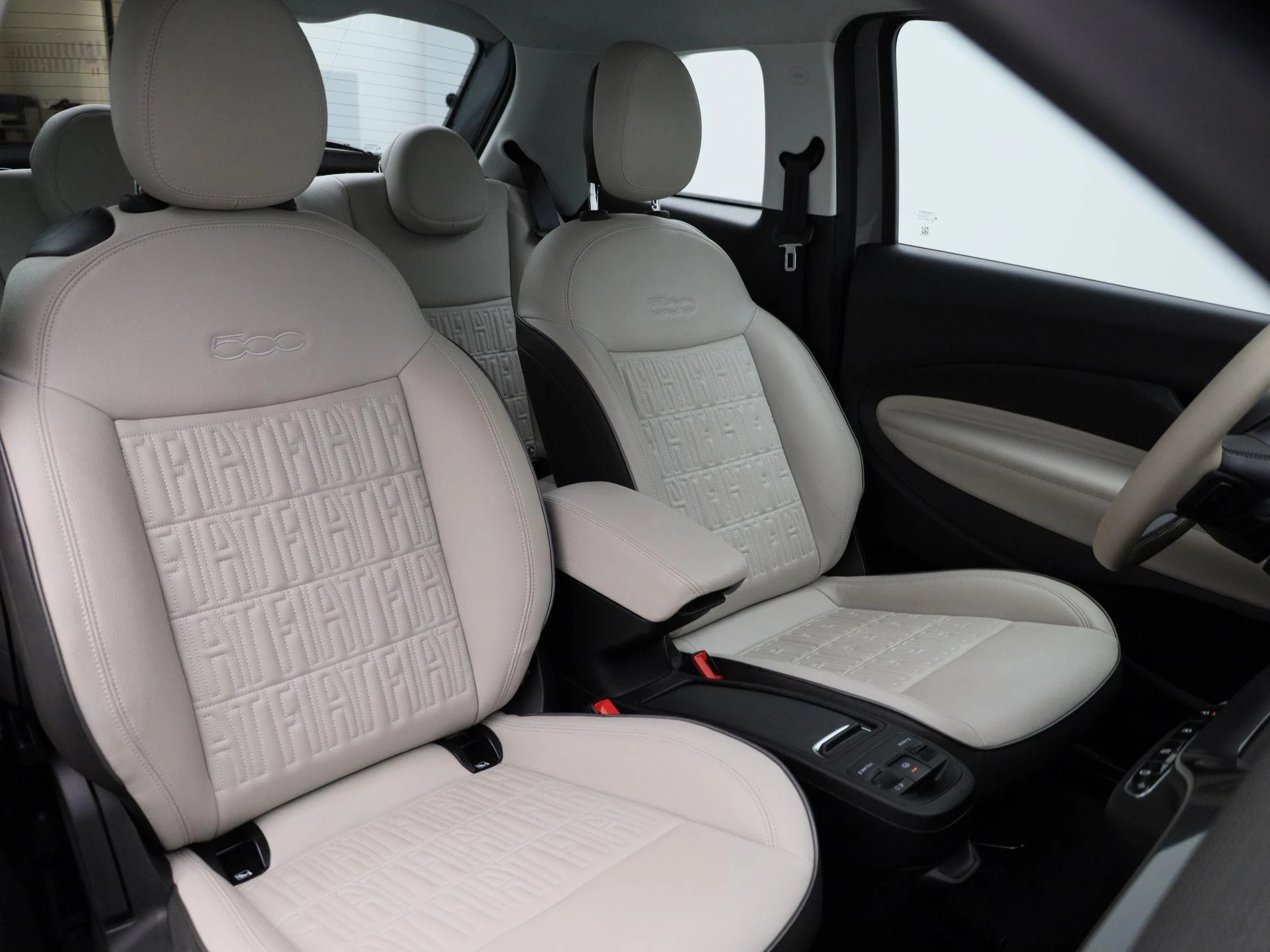 Fiat-500e-image-37