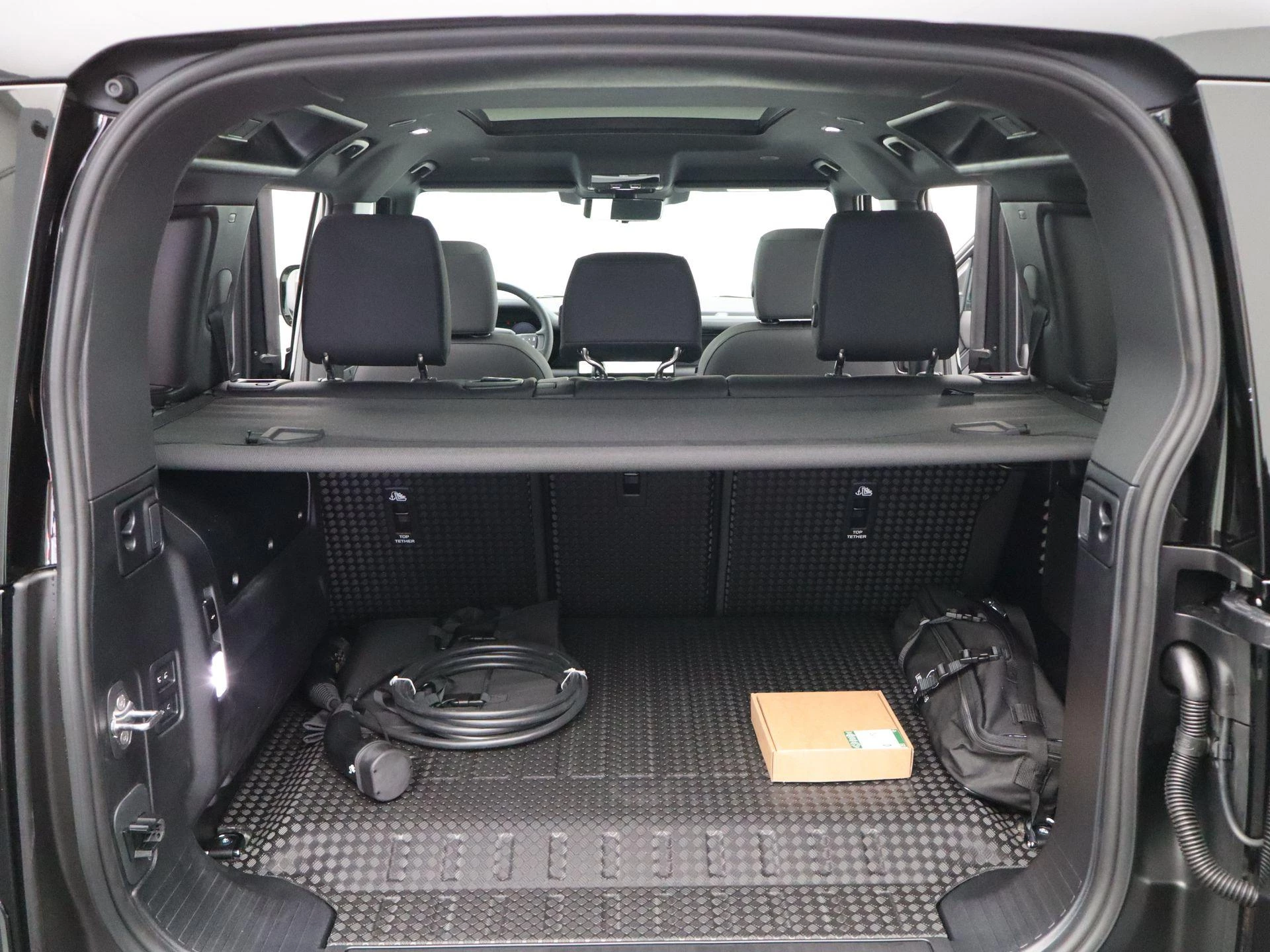 Land Rover-Defender-image-34