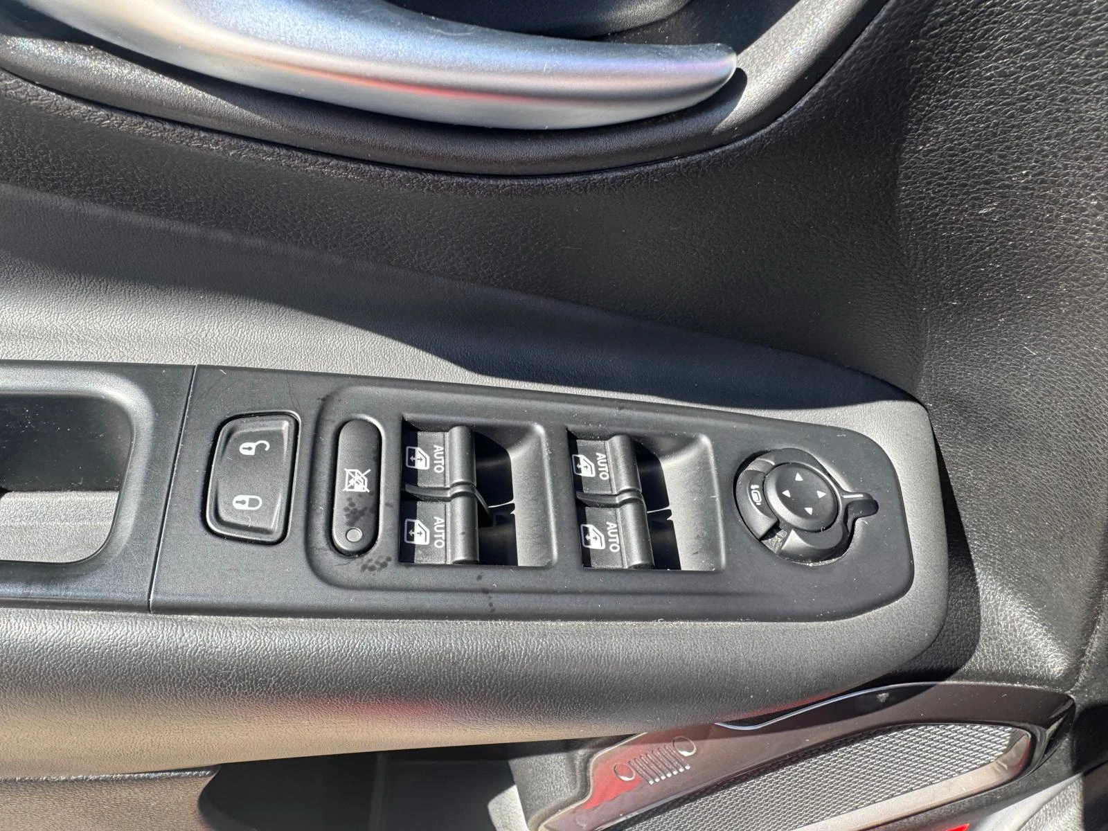 Jeep-Renegade-image-14