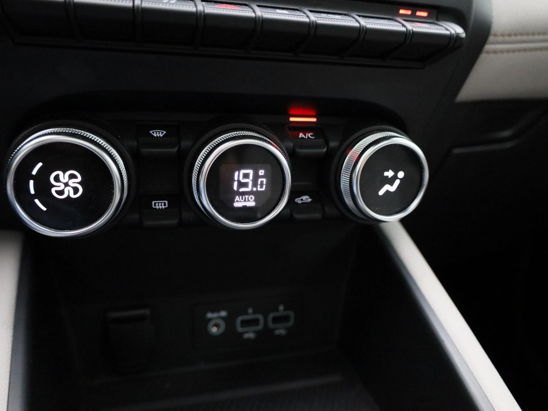 Renault Captur 1.6 E-Tech Plug-in Hybrid Initiale Paris 160PK
