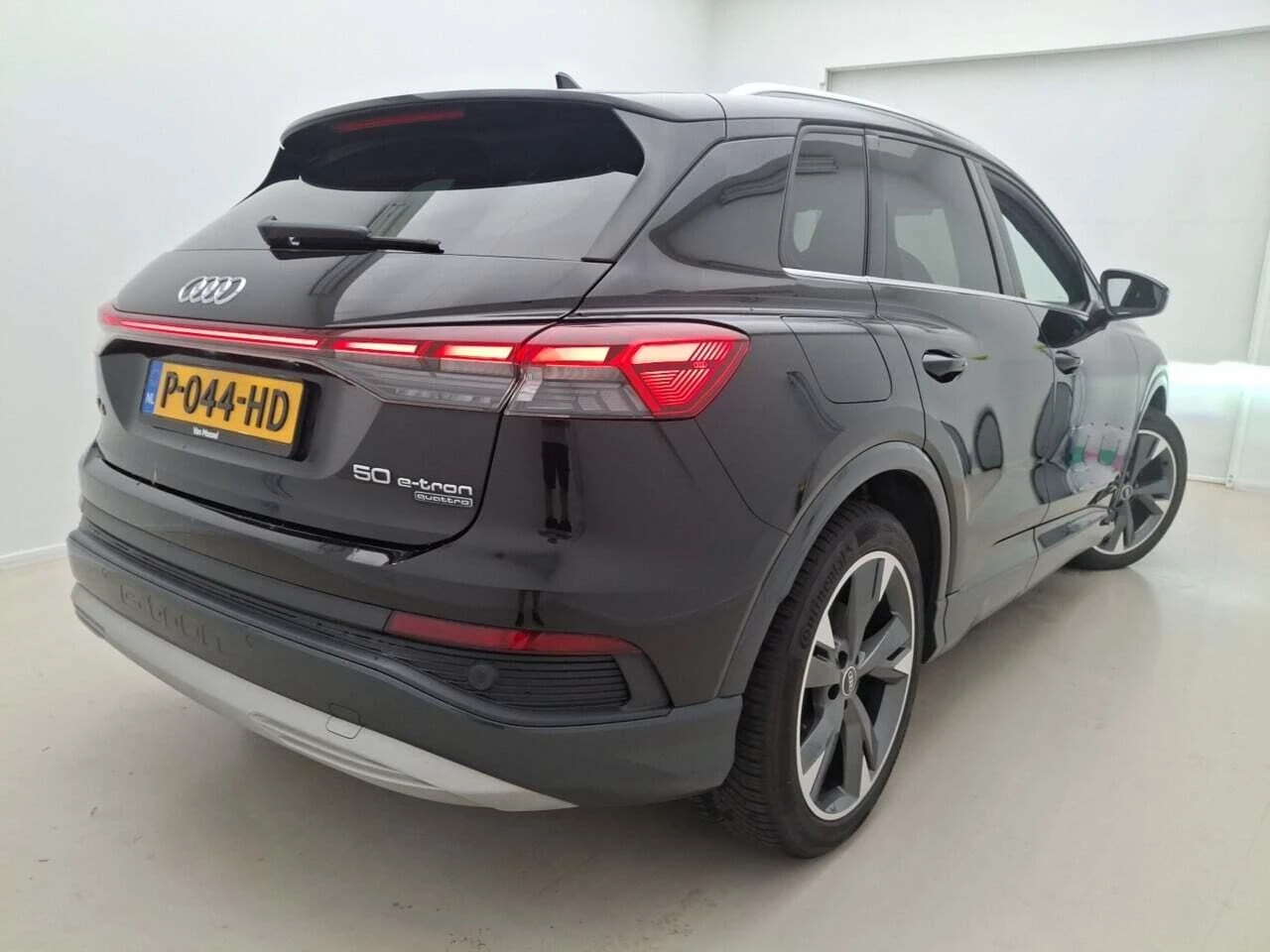 Audi-Q4 e-tron-image-2