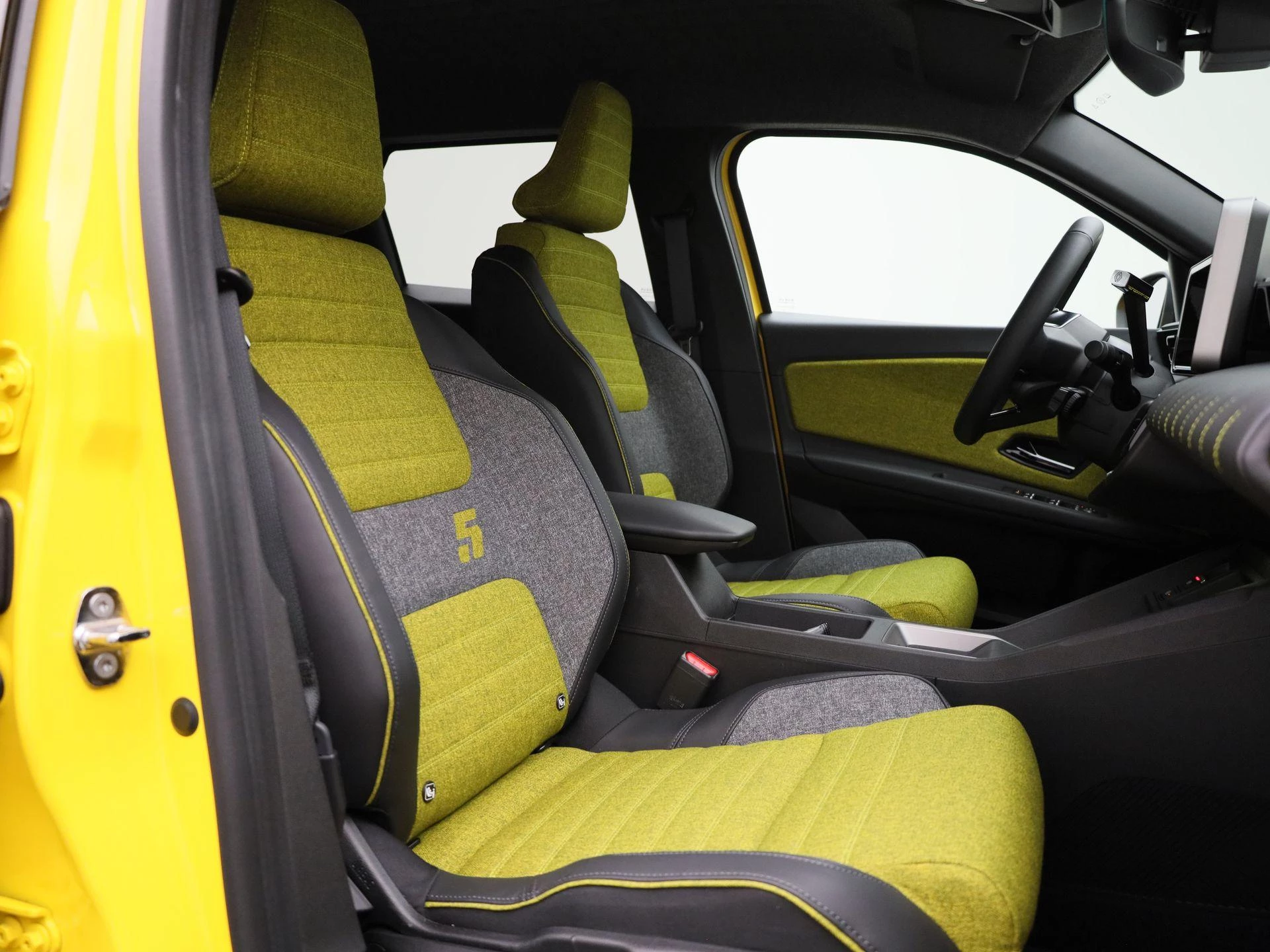 Renault-5-image-37