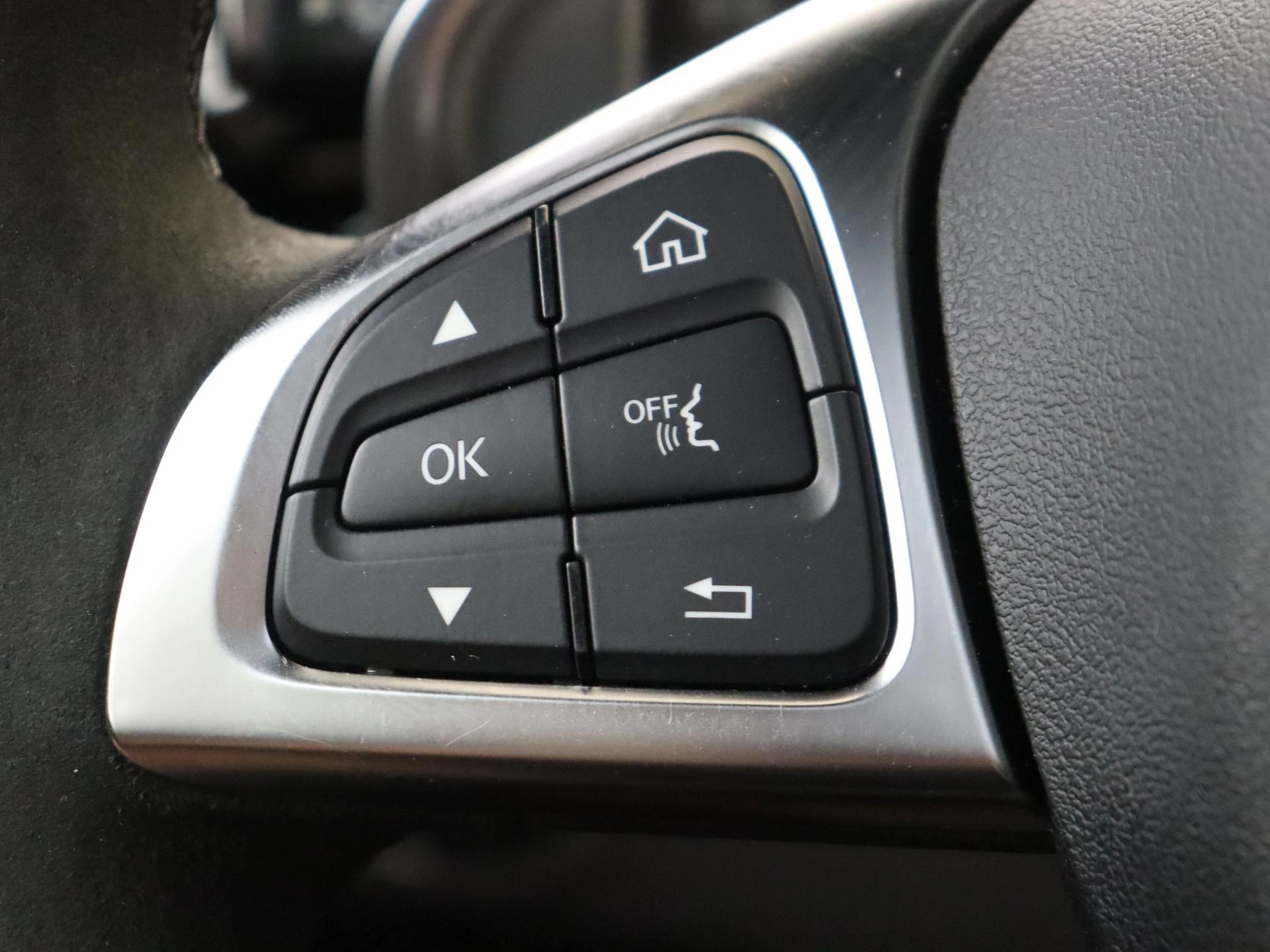 Mercedes-AMG-GT-image-17