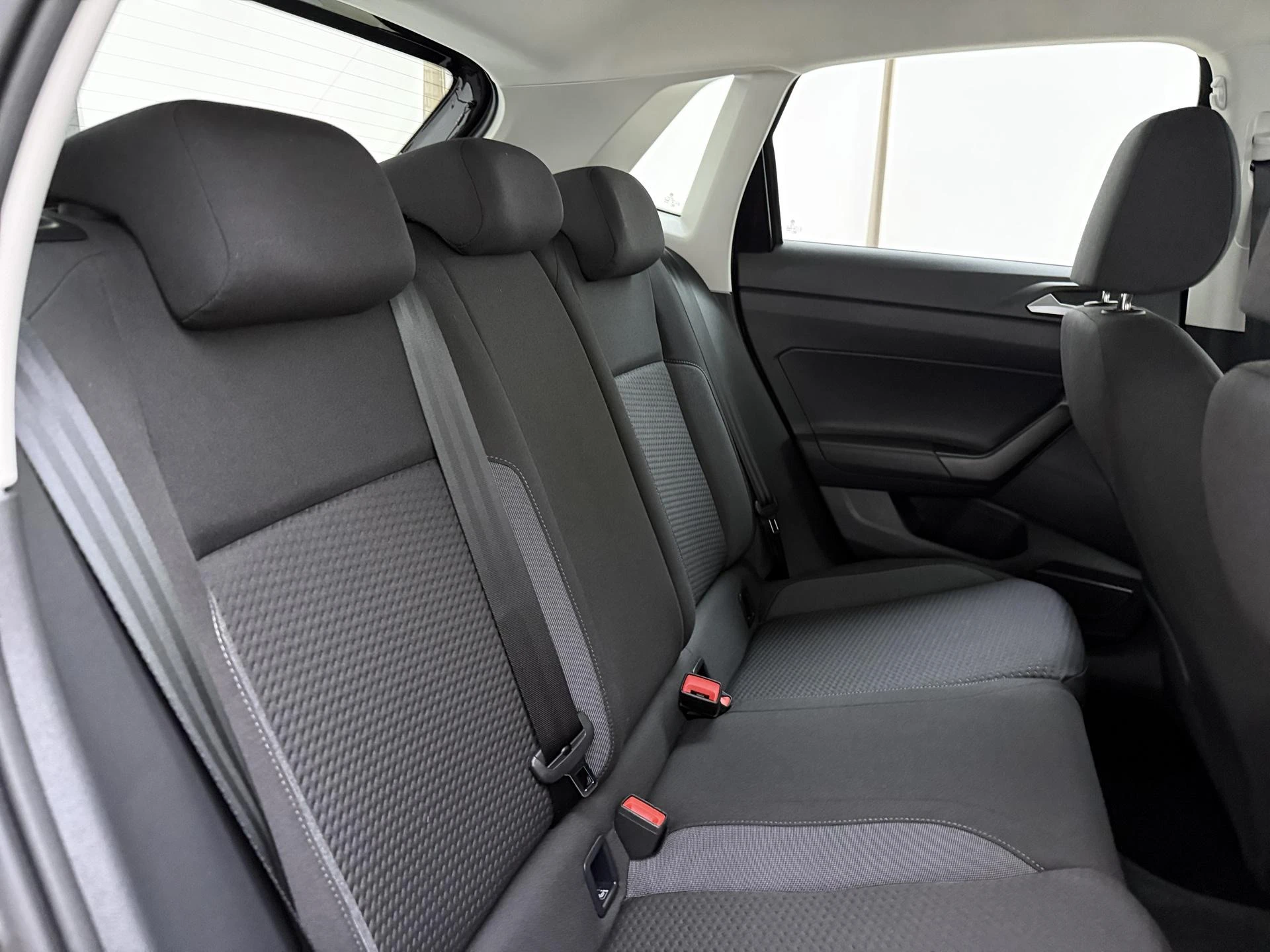 Volkswagen-Polo-image-9