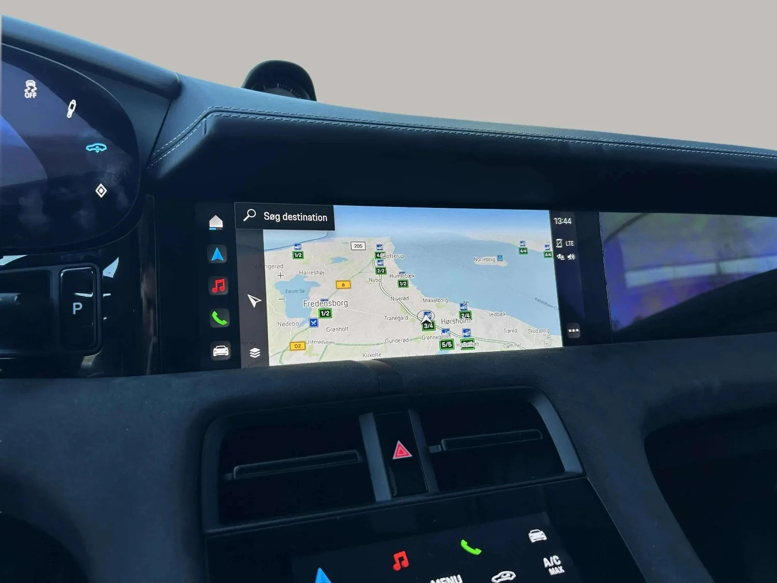 Porsche-Taycan-image-18