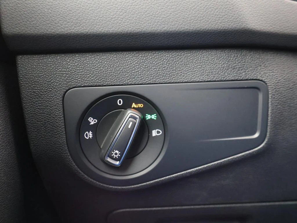 Volkswagen-Tiguan-image-26