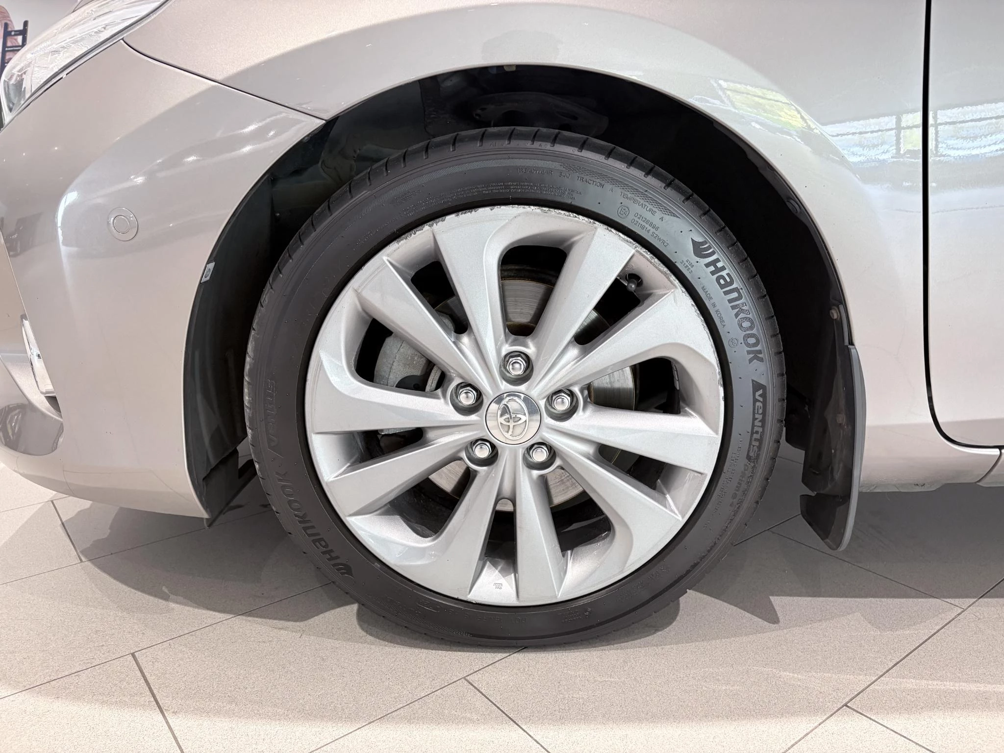 Toyota-Auris-image-1