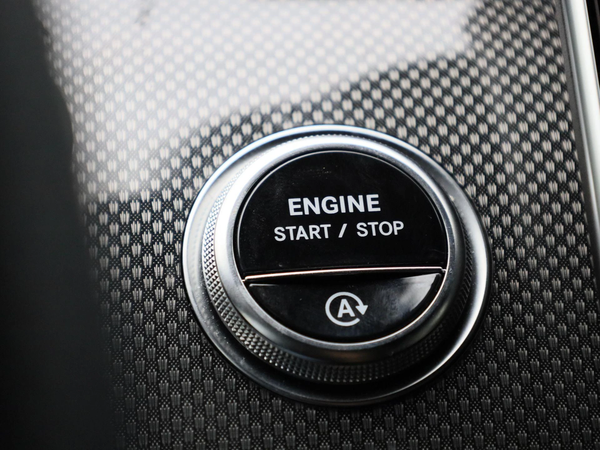 Mercedes-Benz-GLC-image-19