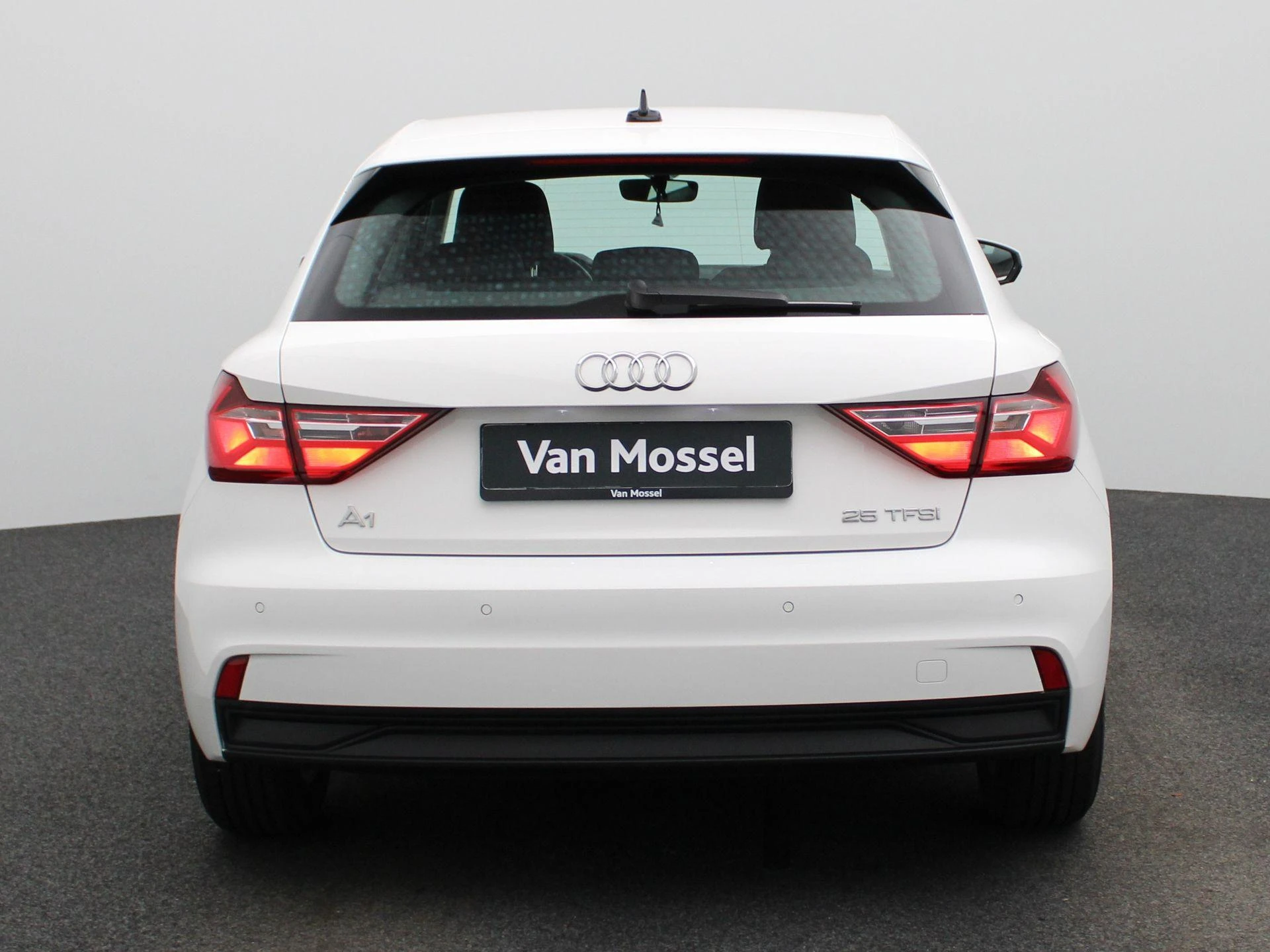 Audi-A1 Sportback-image-4