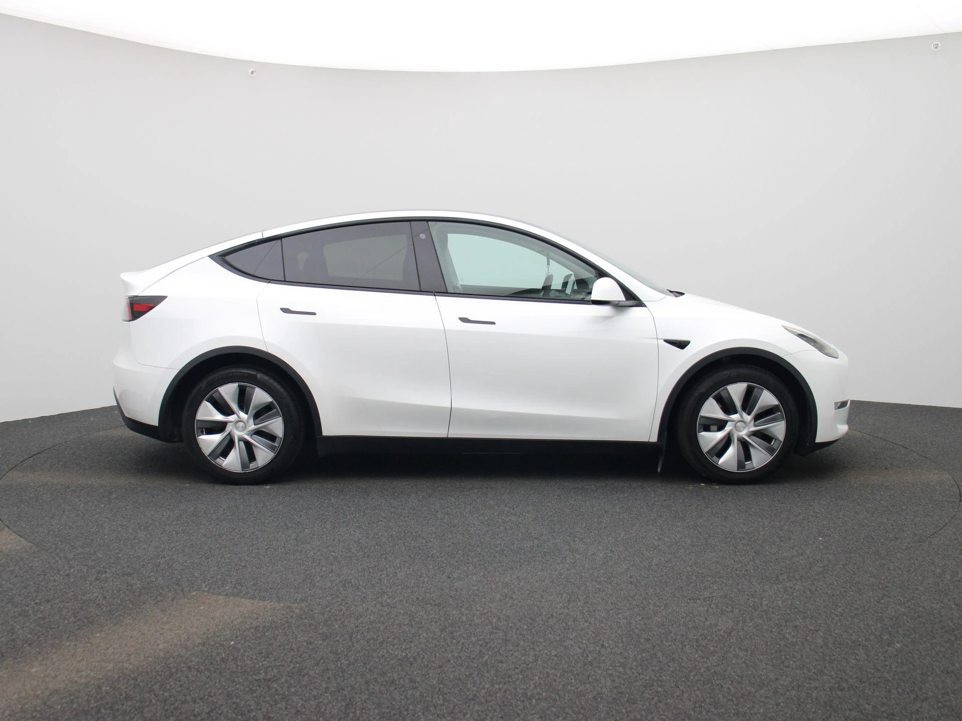 Tesla Model Y Long Range Dual Motor