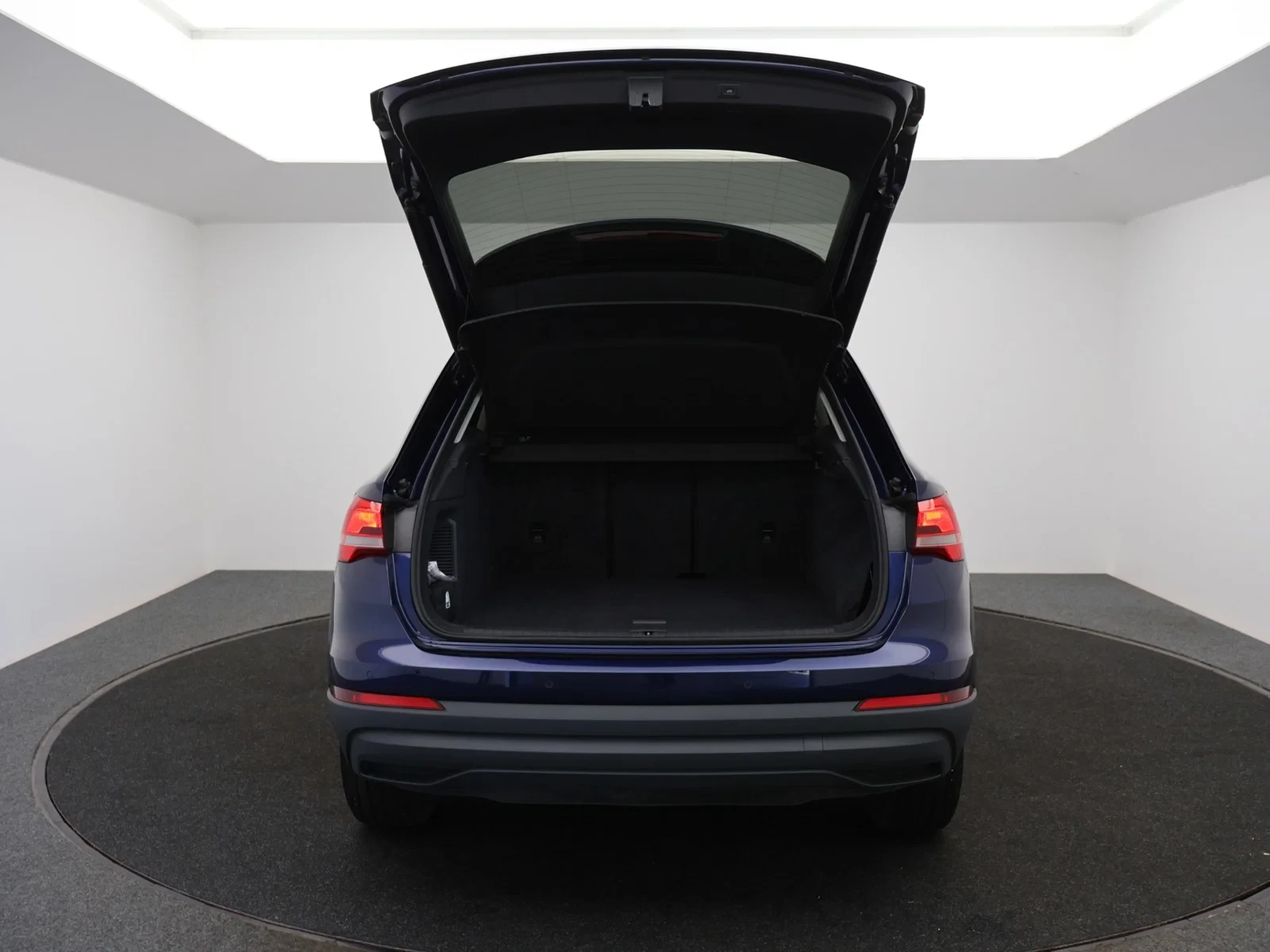 Audi Q3 PHEV Audi Q3 PHEV Attraction 45TFSIe 245PK *AUTOMAAT*SHADOW LOOK*CAMERA*PDC*CRUISE*NAVI*APP-CONNECT*...*