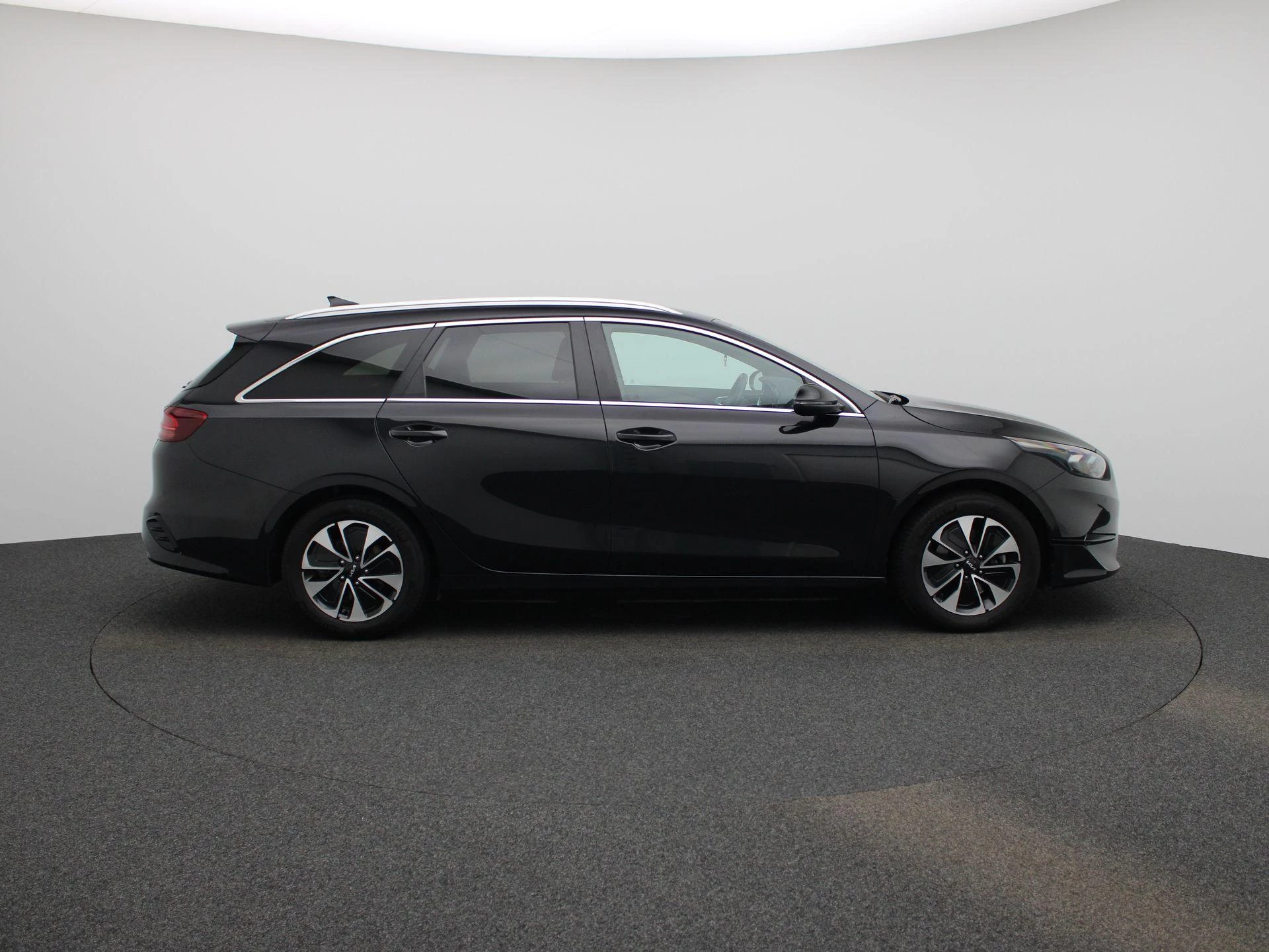 Kia-Ceed Sportswagon-image-7