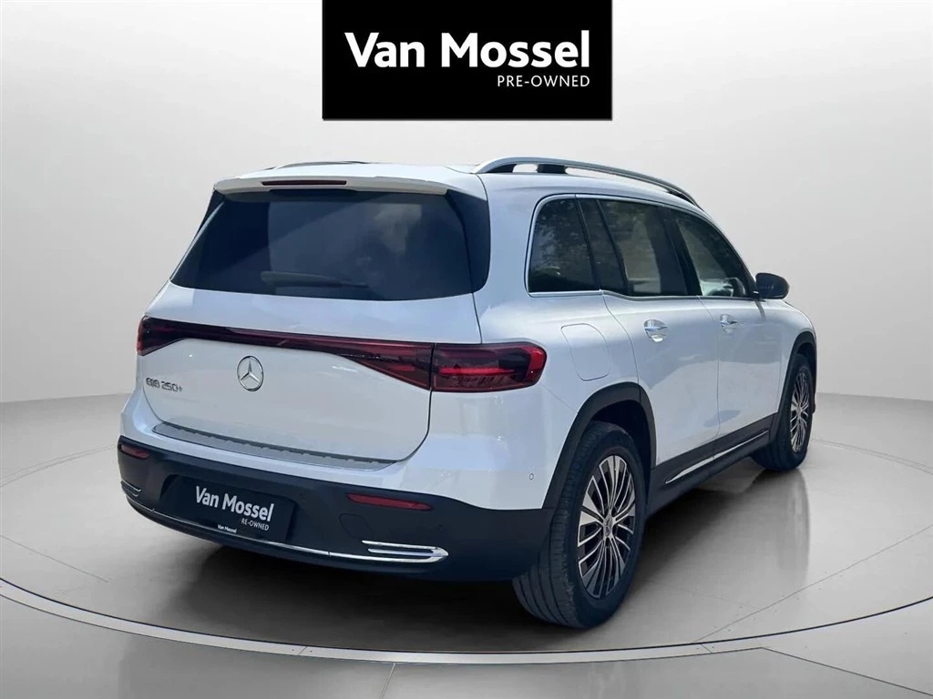 Mercedes-Benz-EQB-image-4