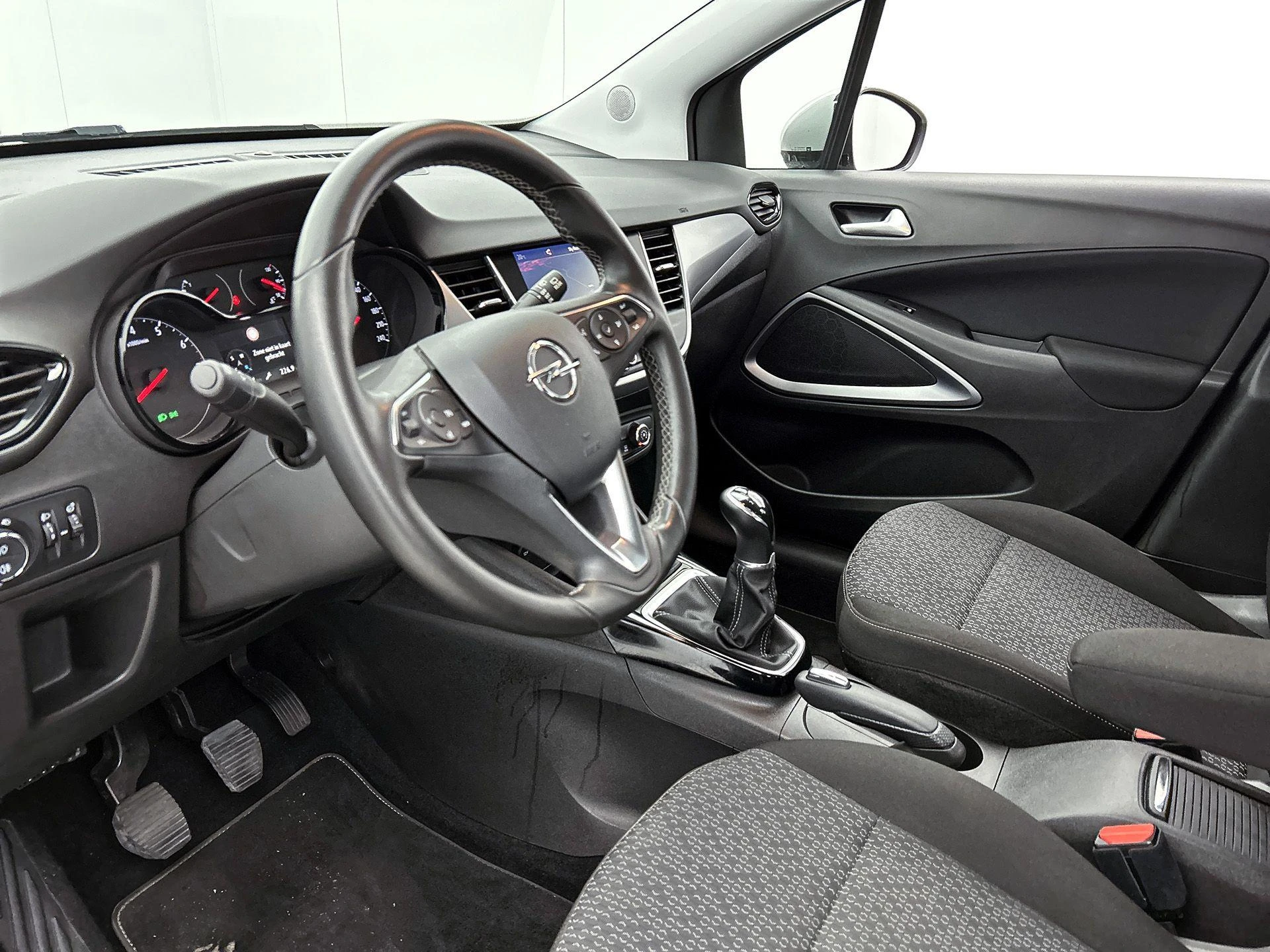 Opel-Crossland X-image-18