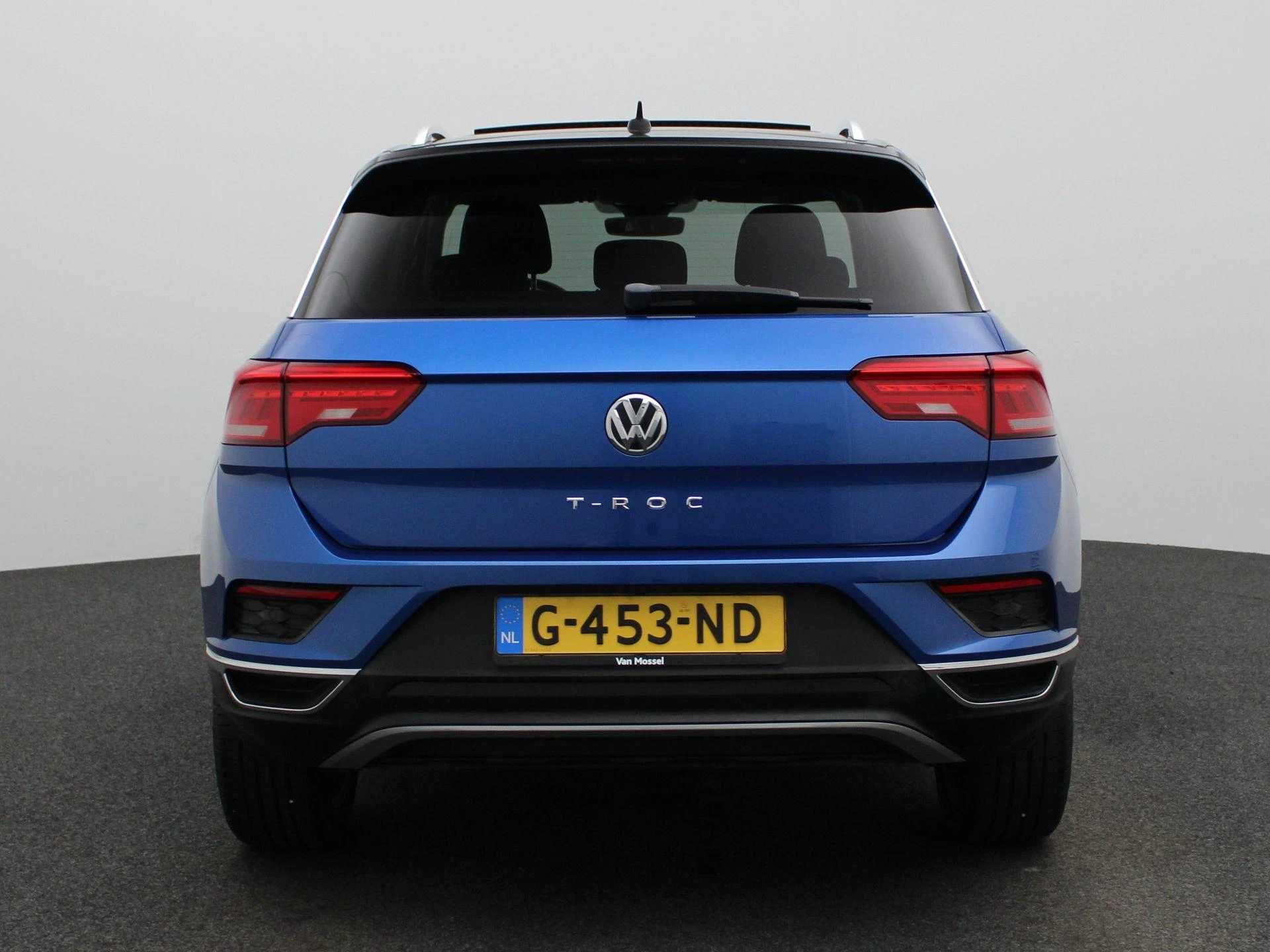 Volkswagen-T-Roc-image-4
