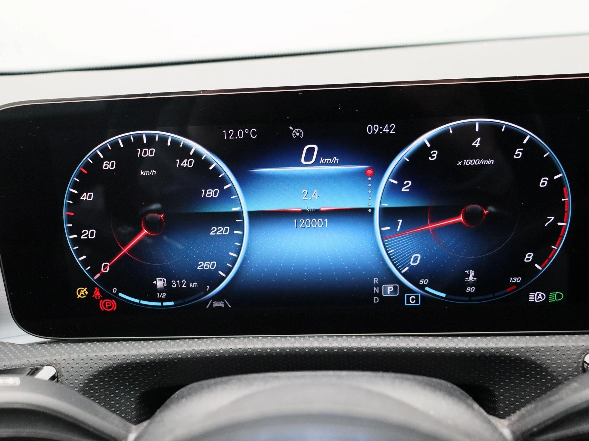 Mercedes-Benz CLA 200 AMG Line Shooting Brake + PANORAMISCH DAK + MULTIBEAM LED + CARPLAY +