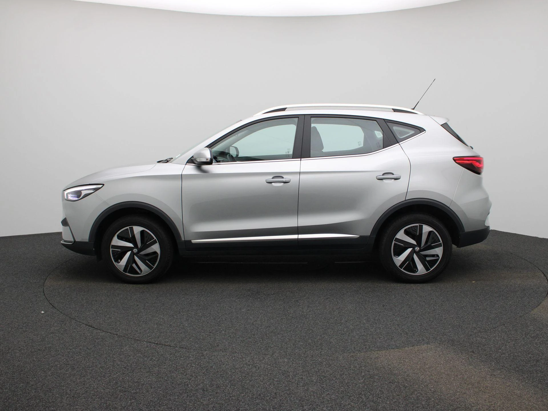 MG-ZS EV-image-3