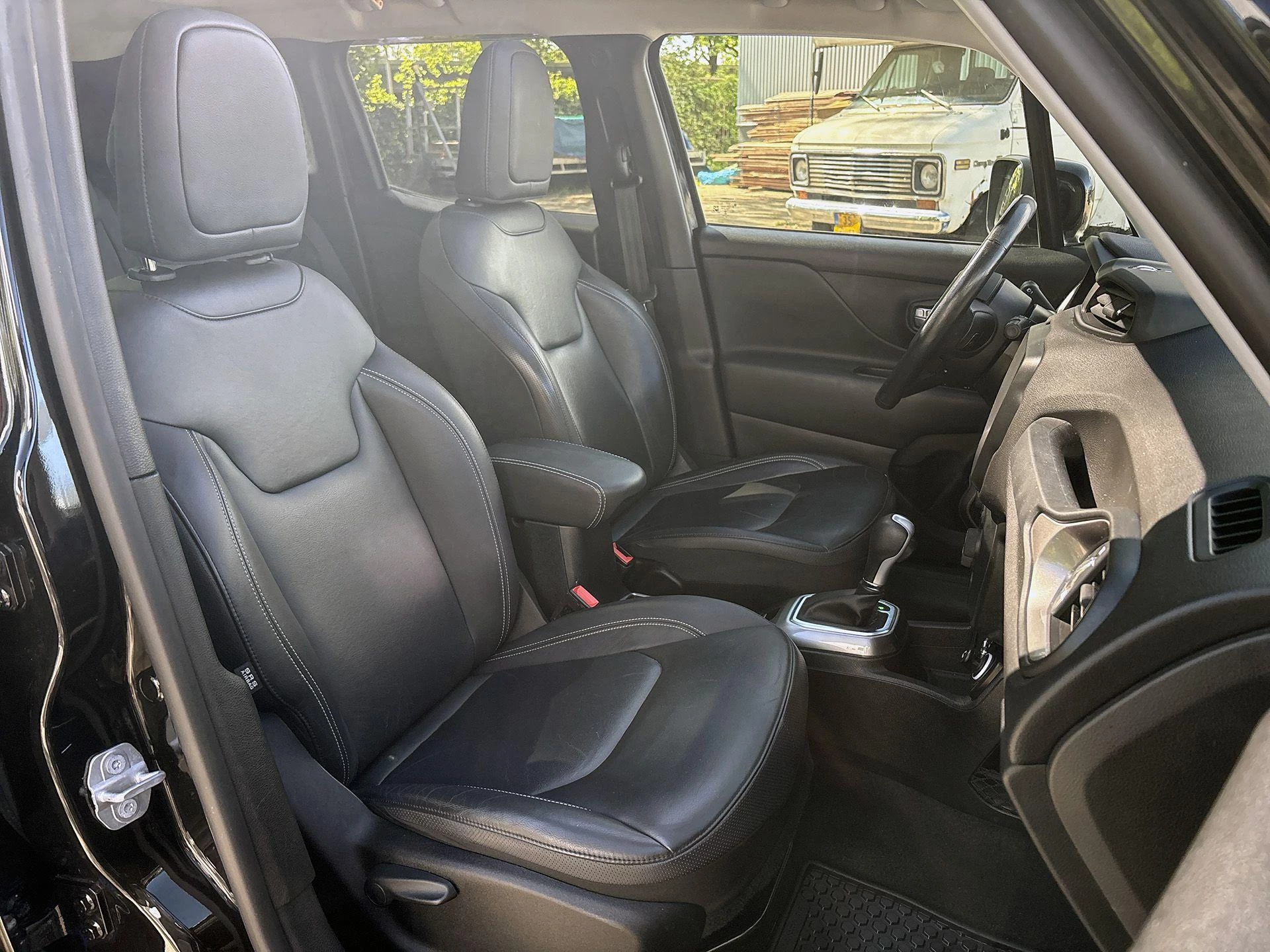 Jeep-Renegade-image-38