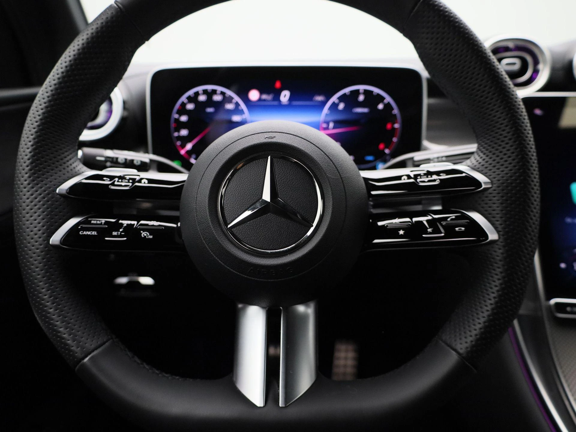 Mercedes-Benz-GLC-image-6