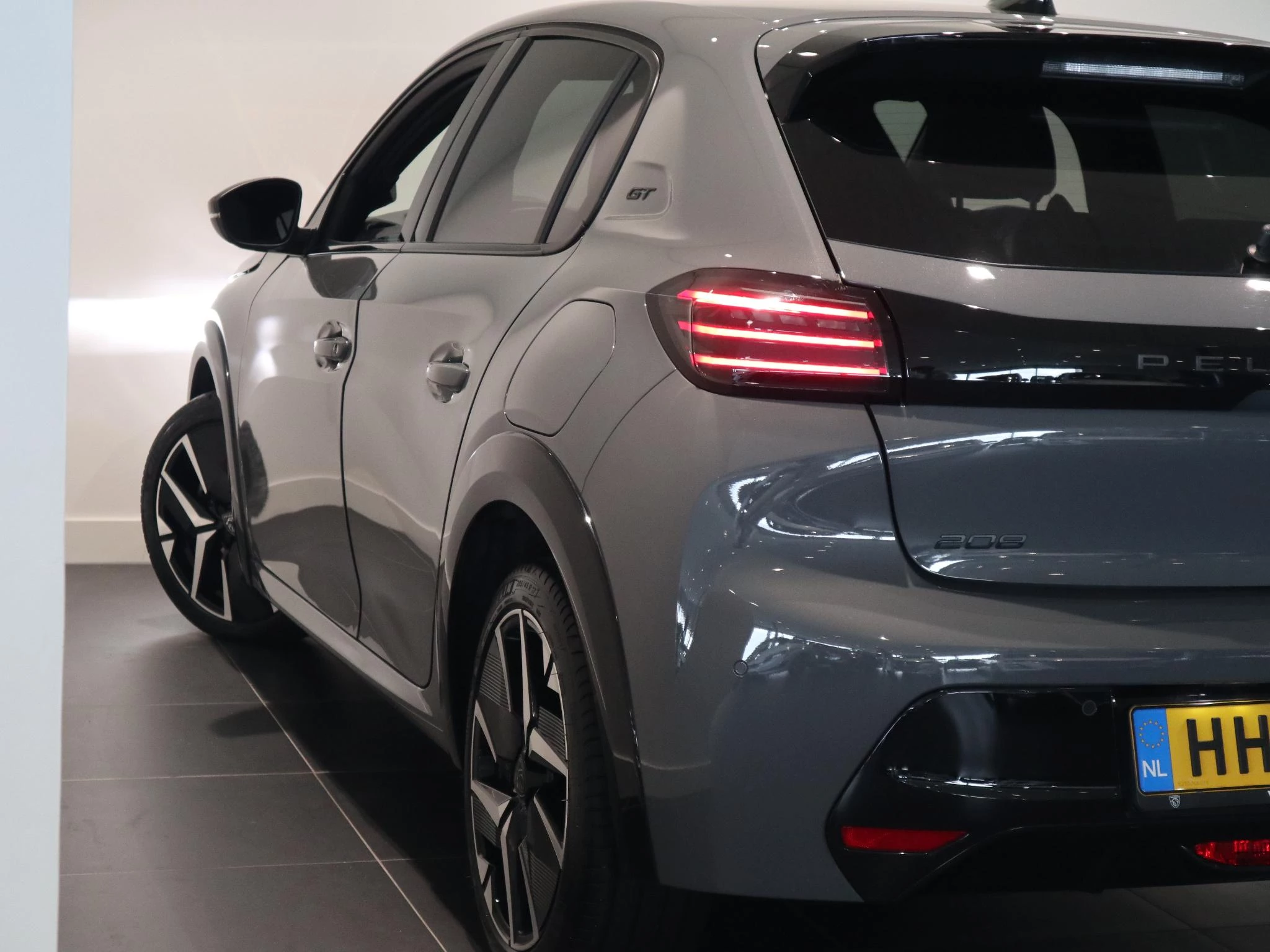 Peugeot-208-image-32