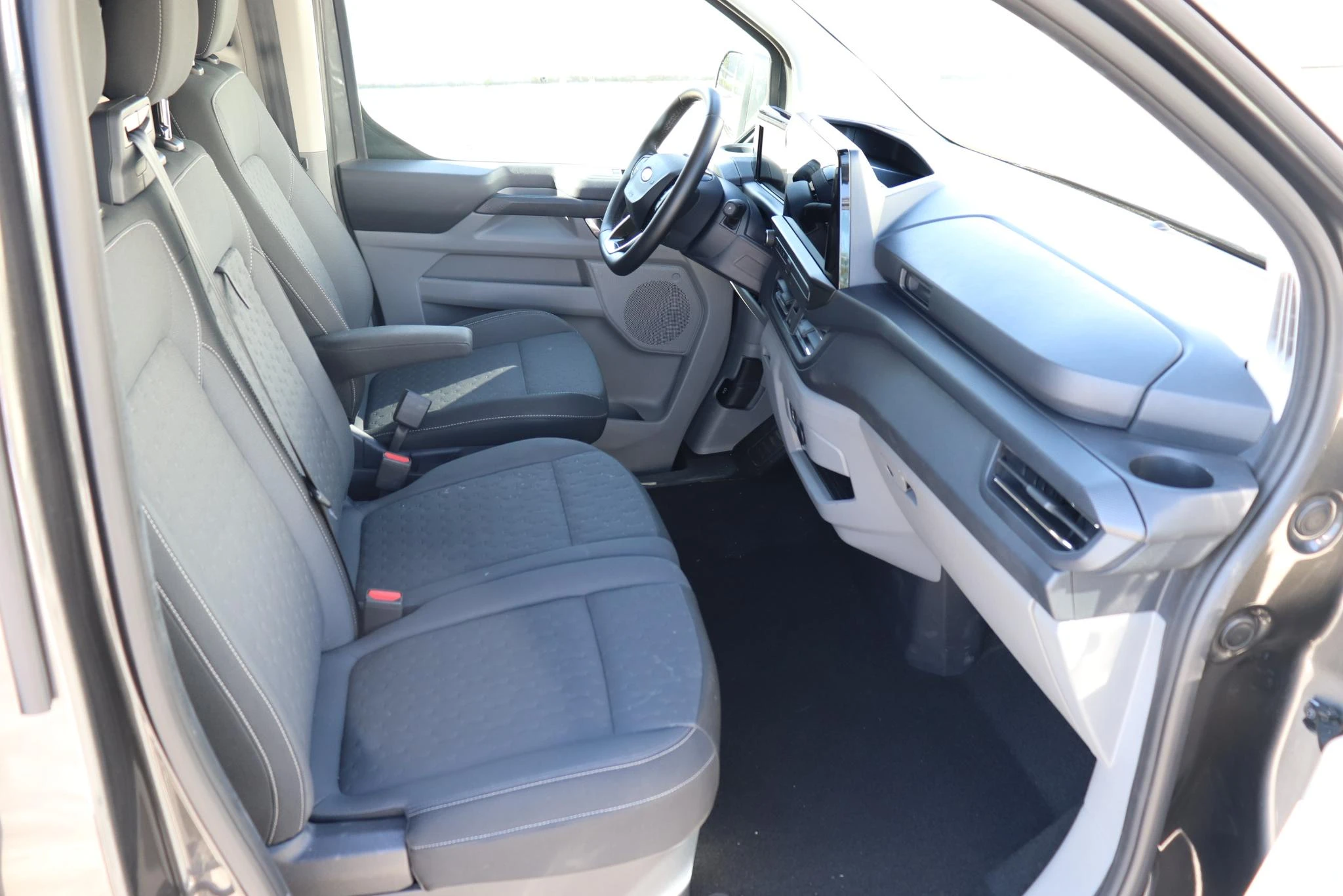 Ford-Transit Custom-image-10