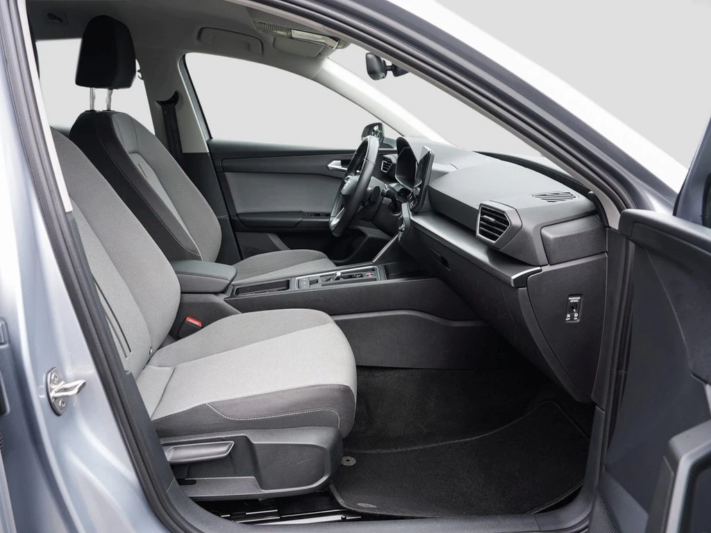 SEAT Leon Sportstourer 2,0 TDI DSG Style,LED,Navi,ALU Lenkrad/Sitzheizung,Climatronic,Tempomat