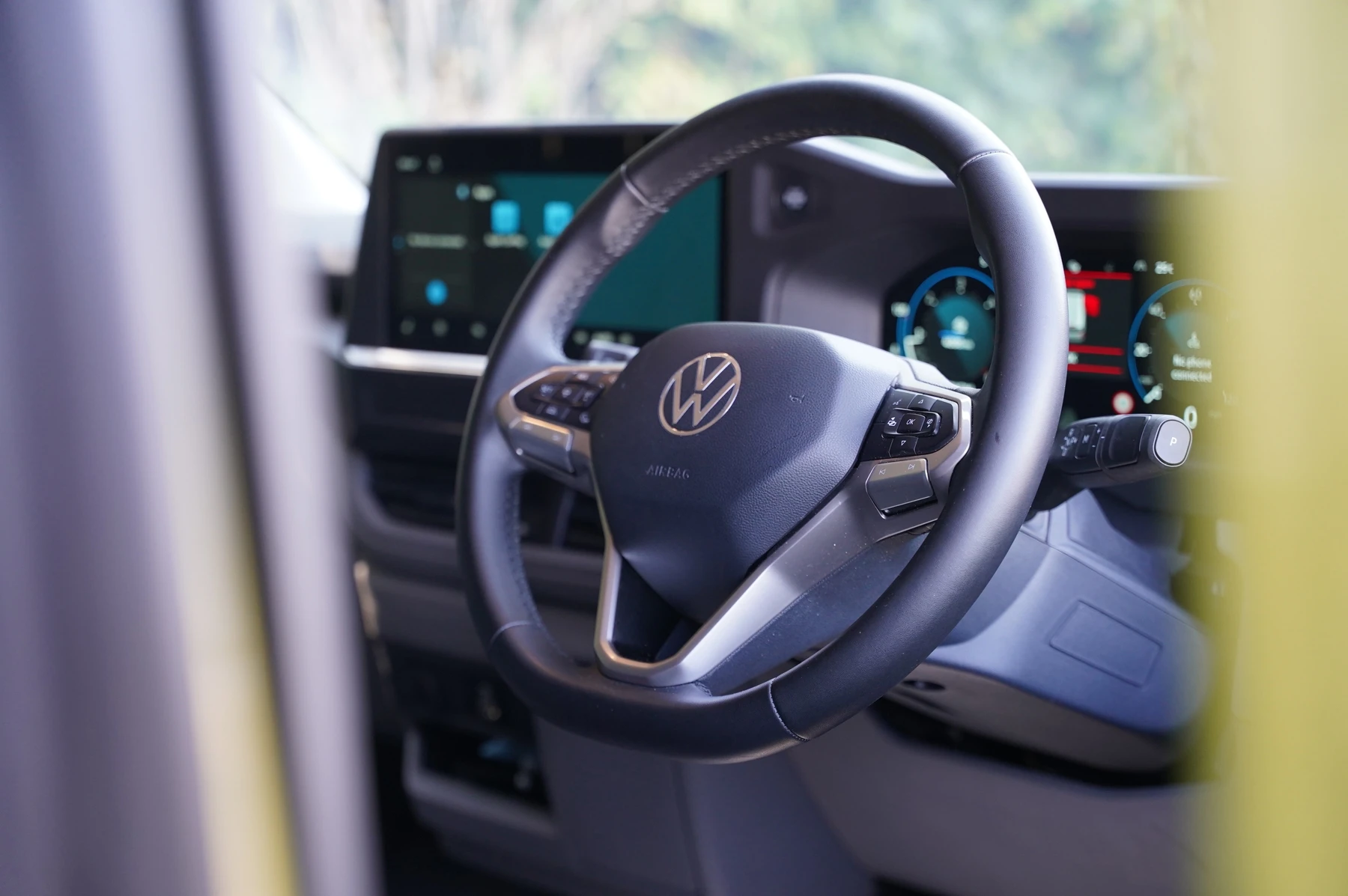 Volkswagen-Transporter-image-14