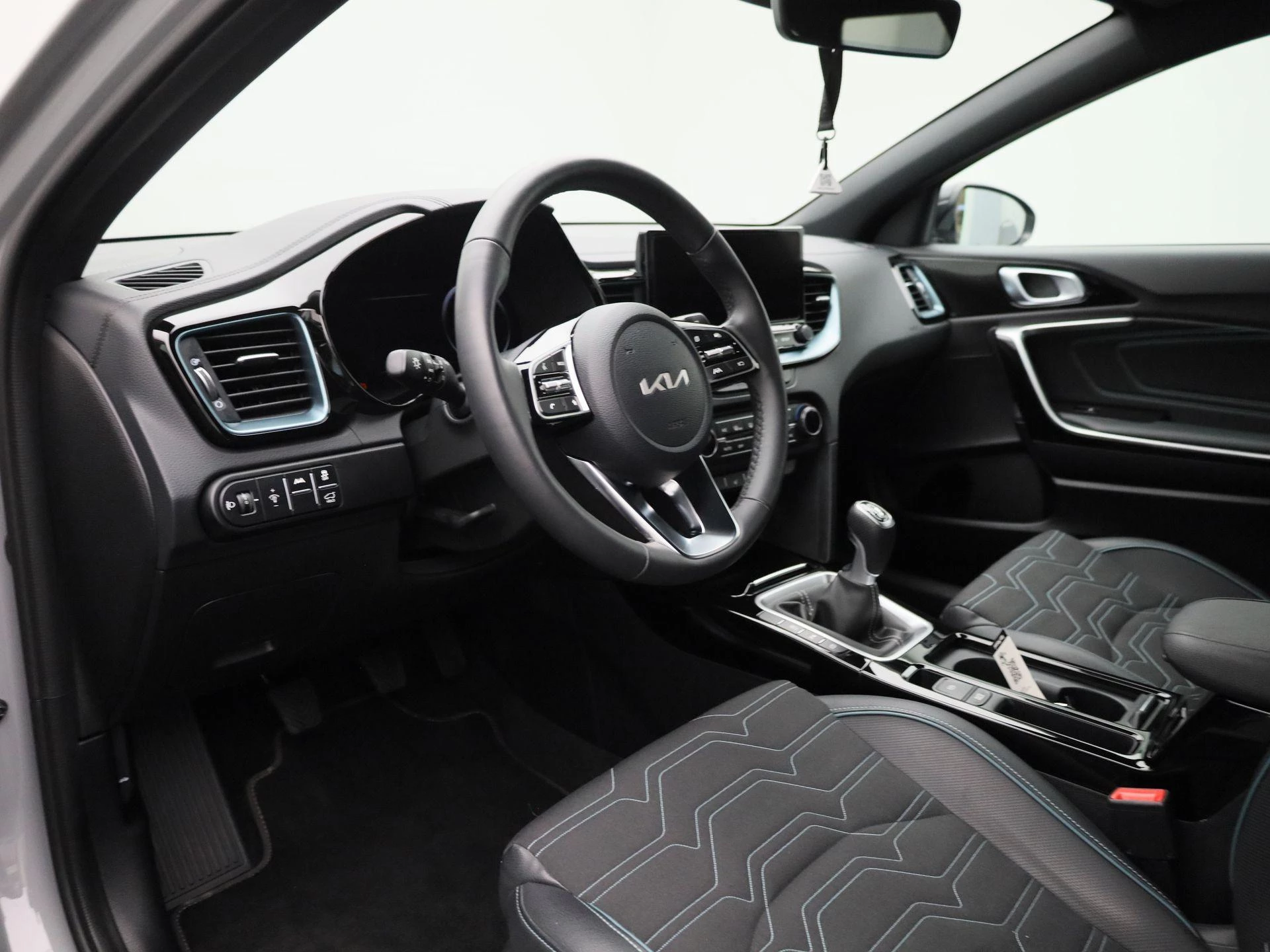 Kia-Ceed Sportswagon-image-30