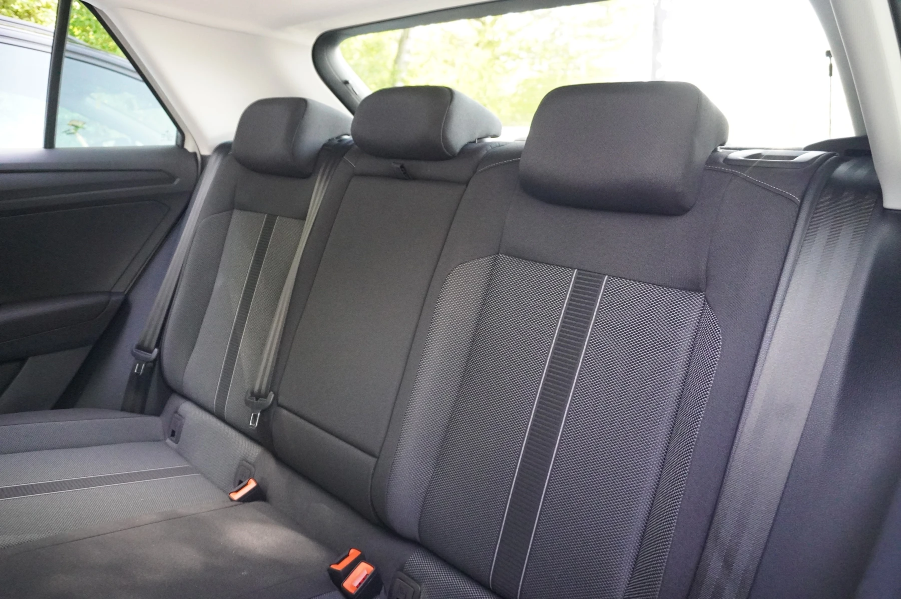 Volkswagen-T-Roc-image-36