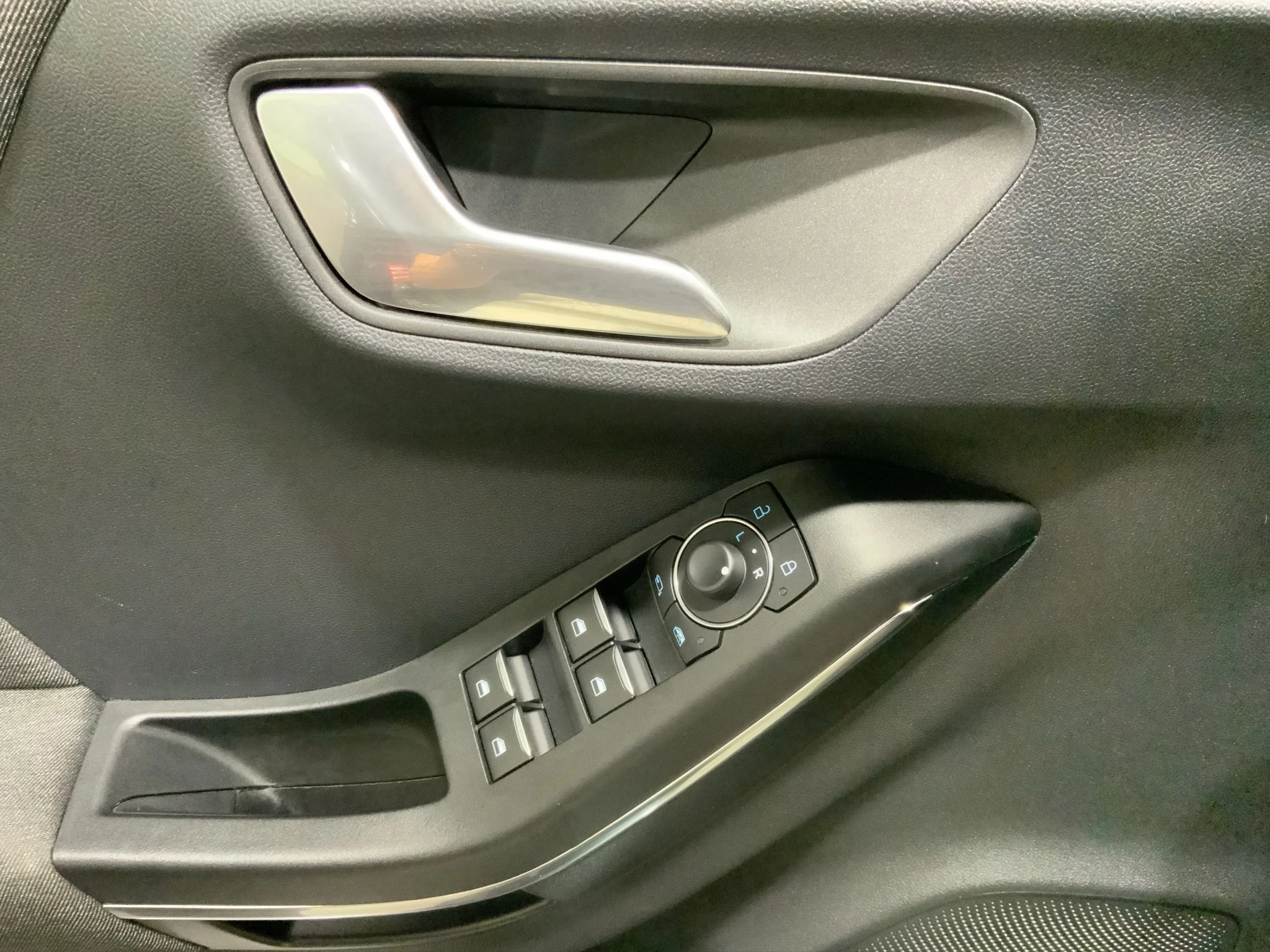 Ford Puma 1.0 EcoBoost MHEV Titanium | LED | Winter-Paket