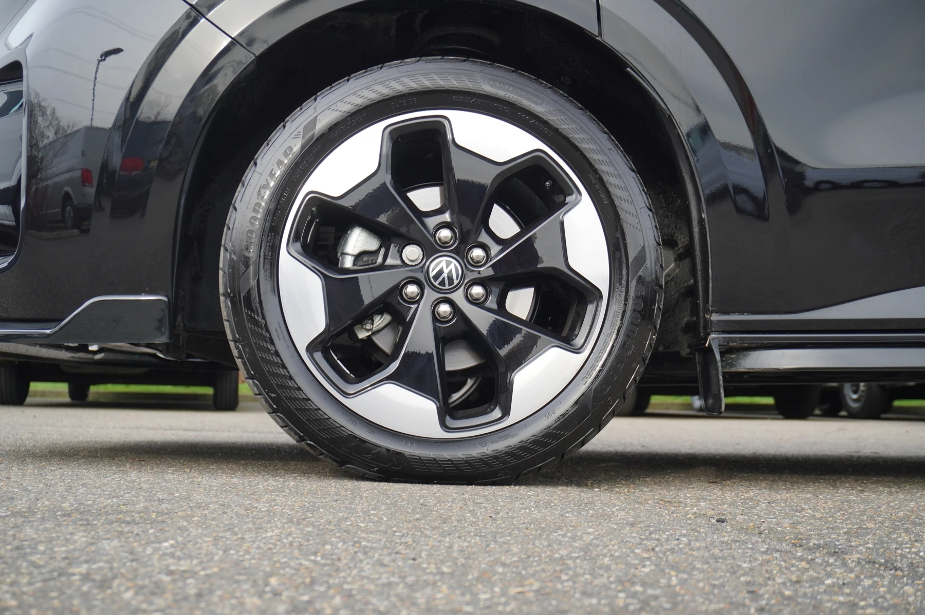 Volkswagen-Transporter-image-4